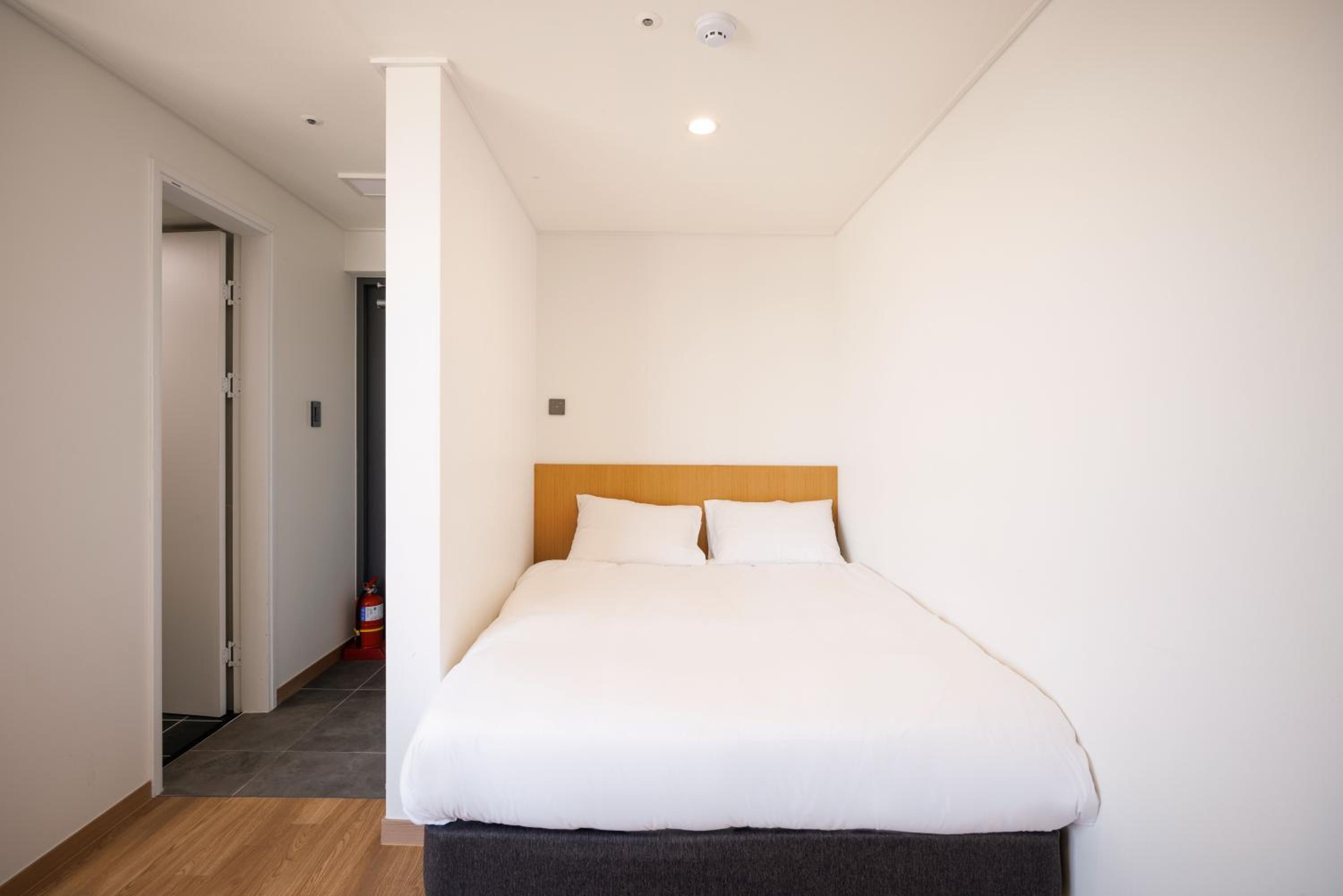 Corner Double Room - Photo 1