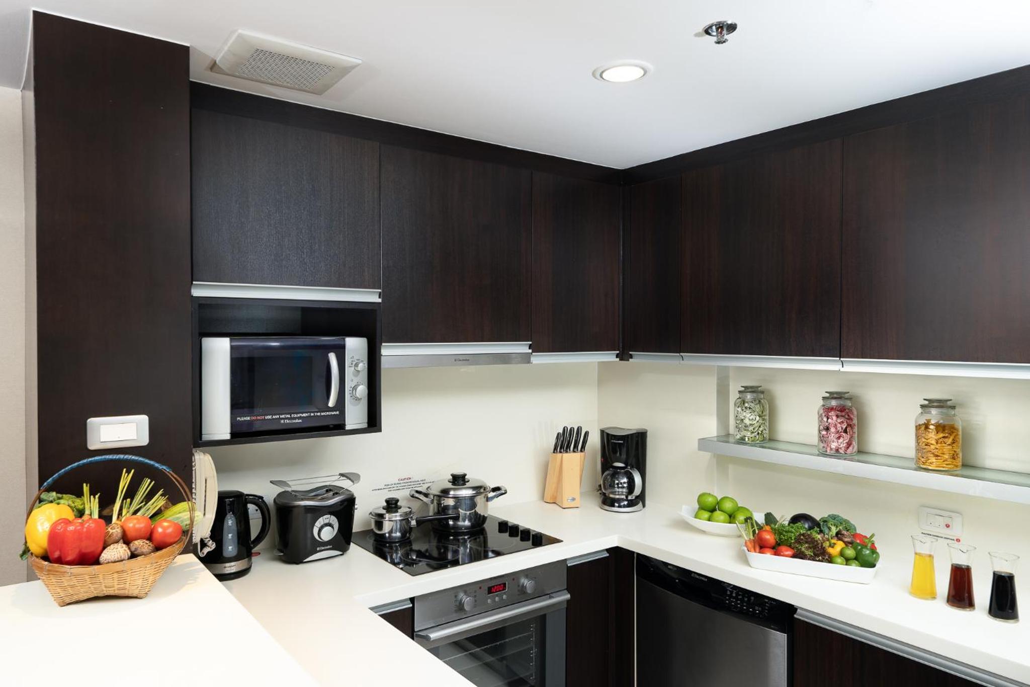 One-Bedroom Executive King Suite with City View photo 3
