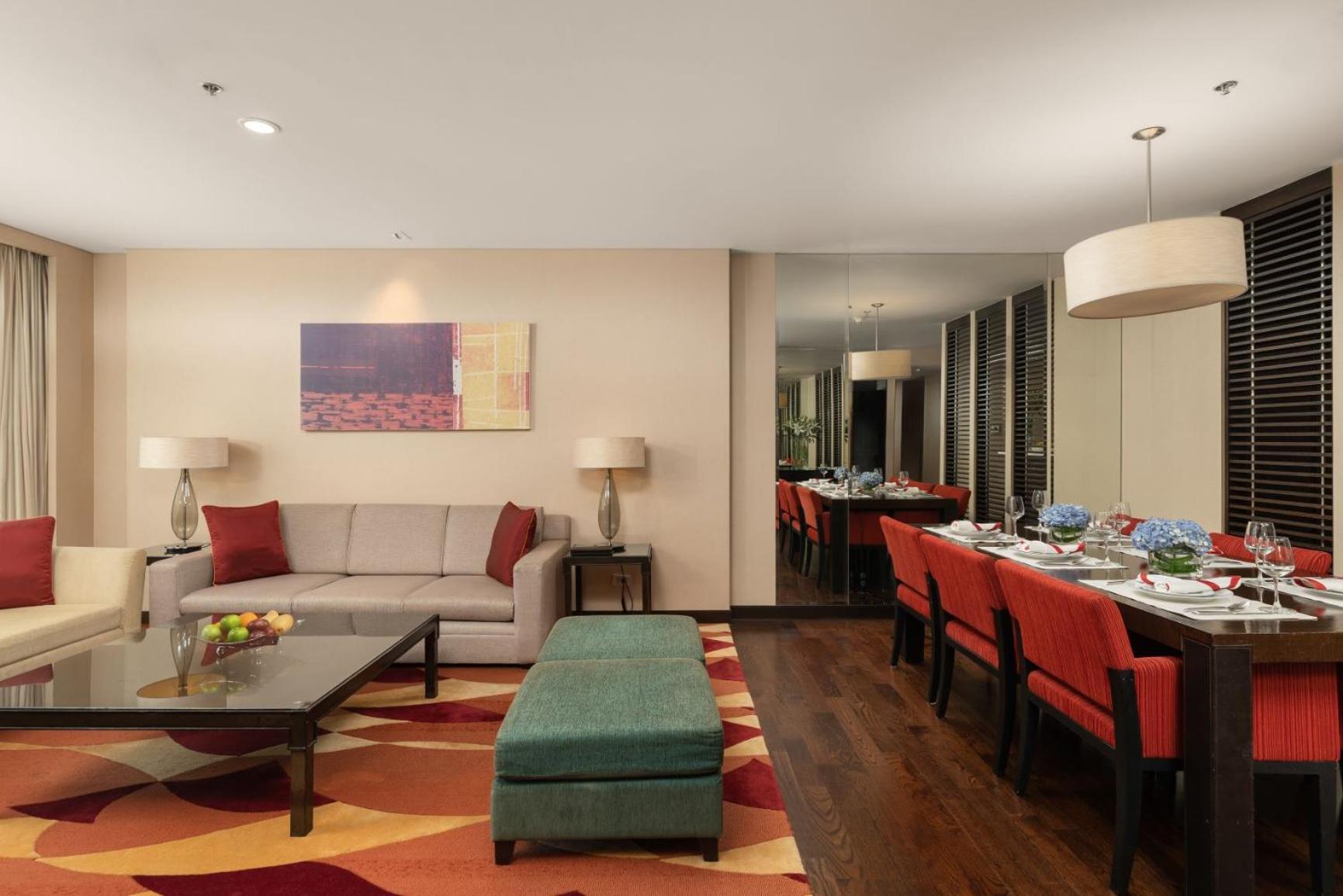 Three-Bedroom Executive Suite with City View photo 1