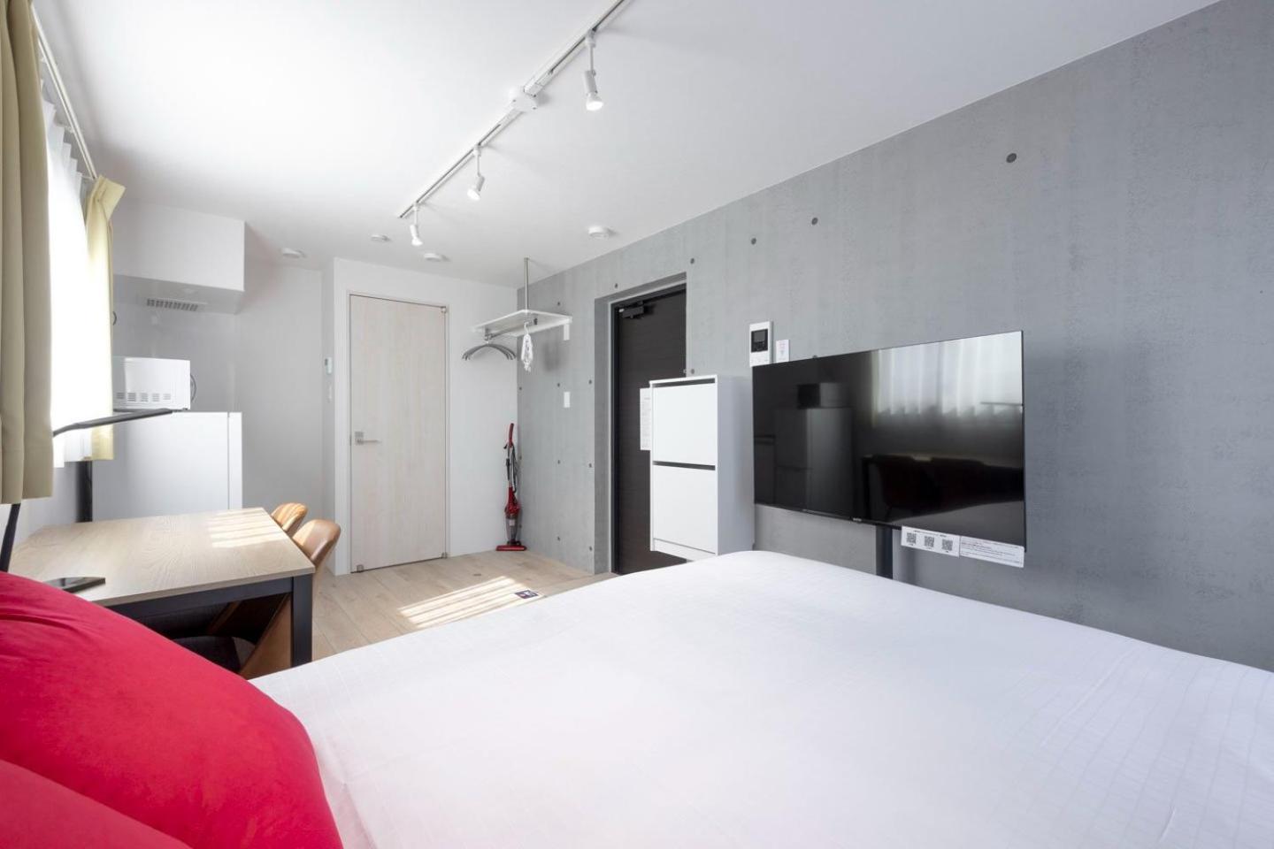 One-Bedroom Apartment photo 1