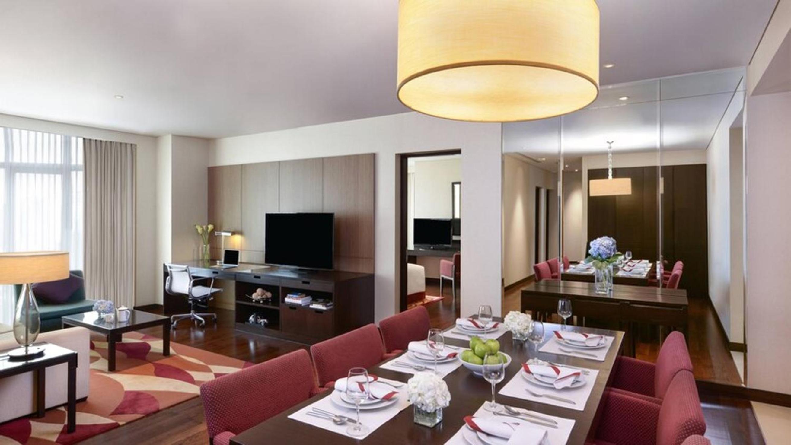 Three-Bedroom Suite with City View photo 2