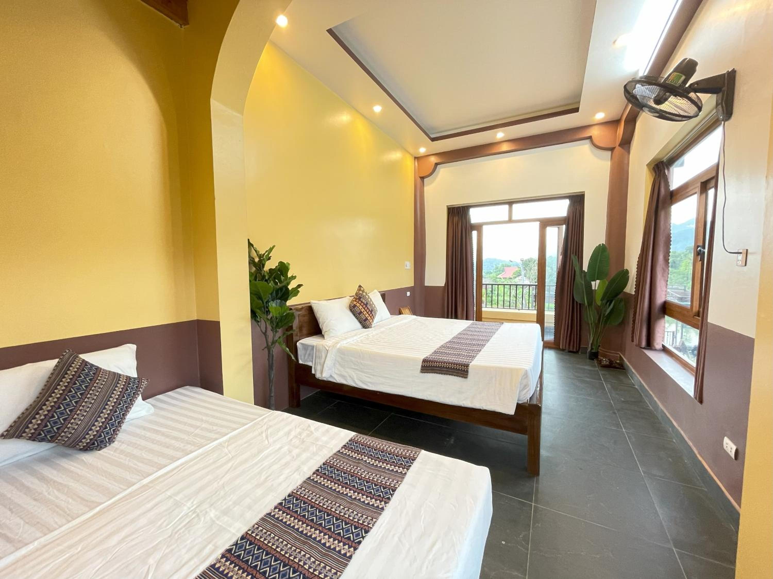 Triple Room with Balcony