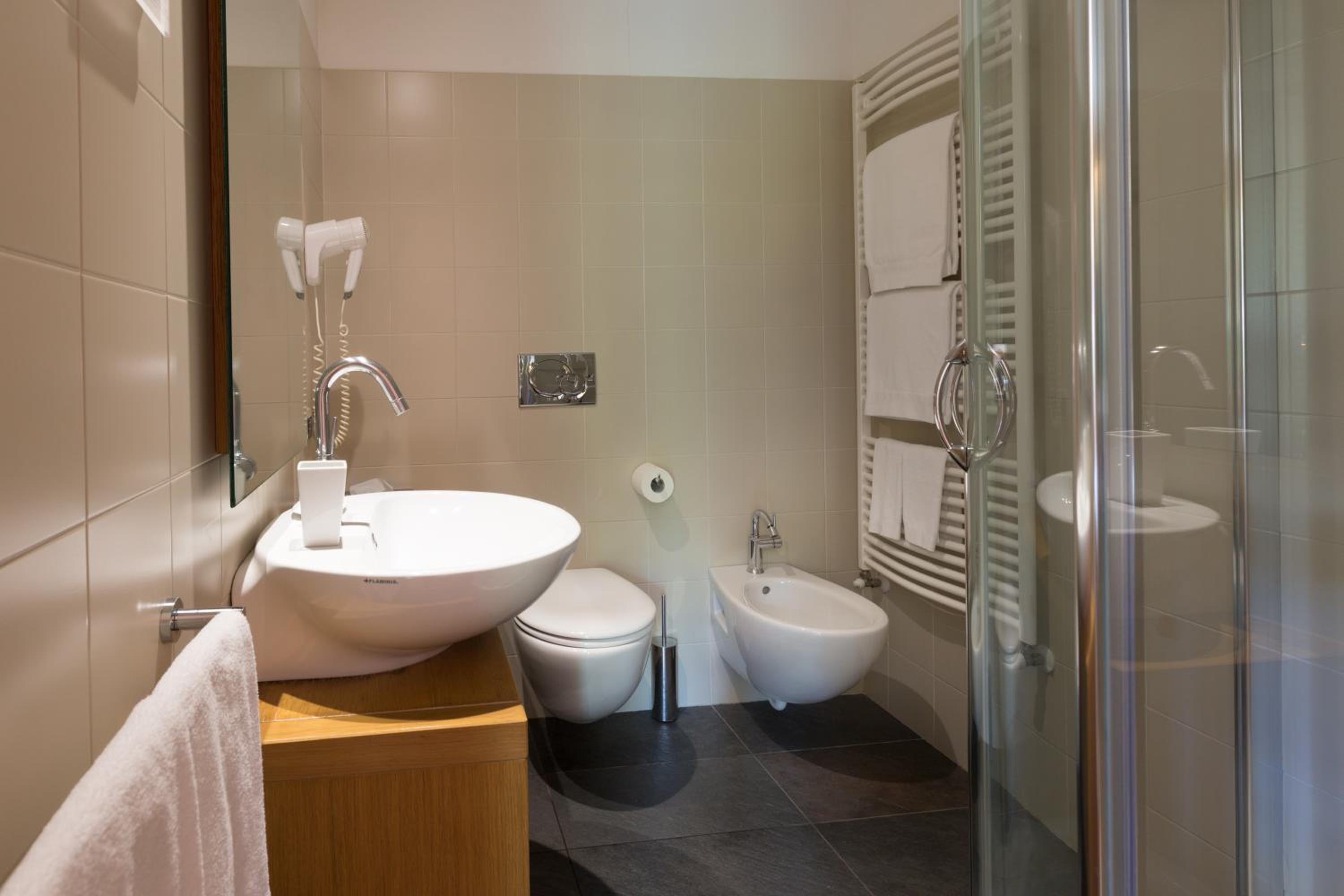 Deluxe Double or Twin Room photo 2