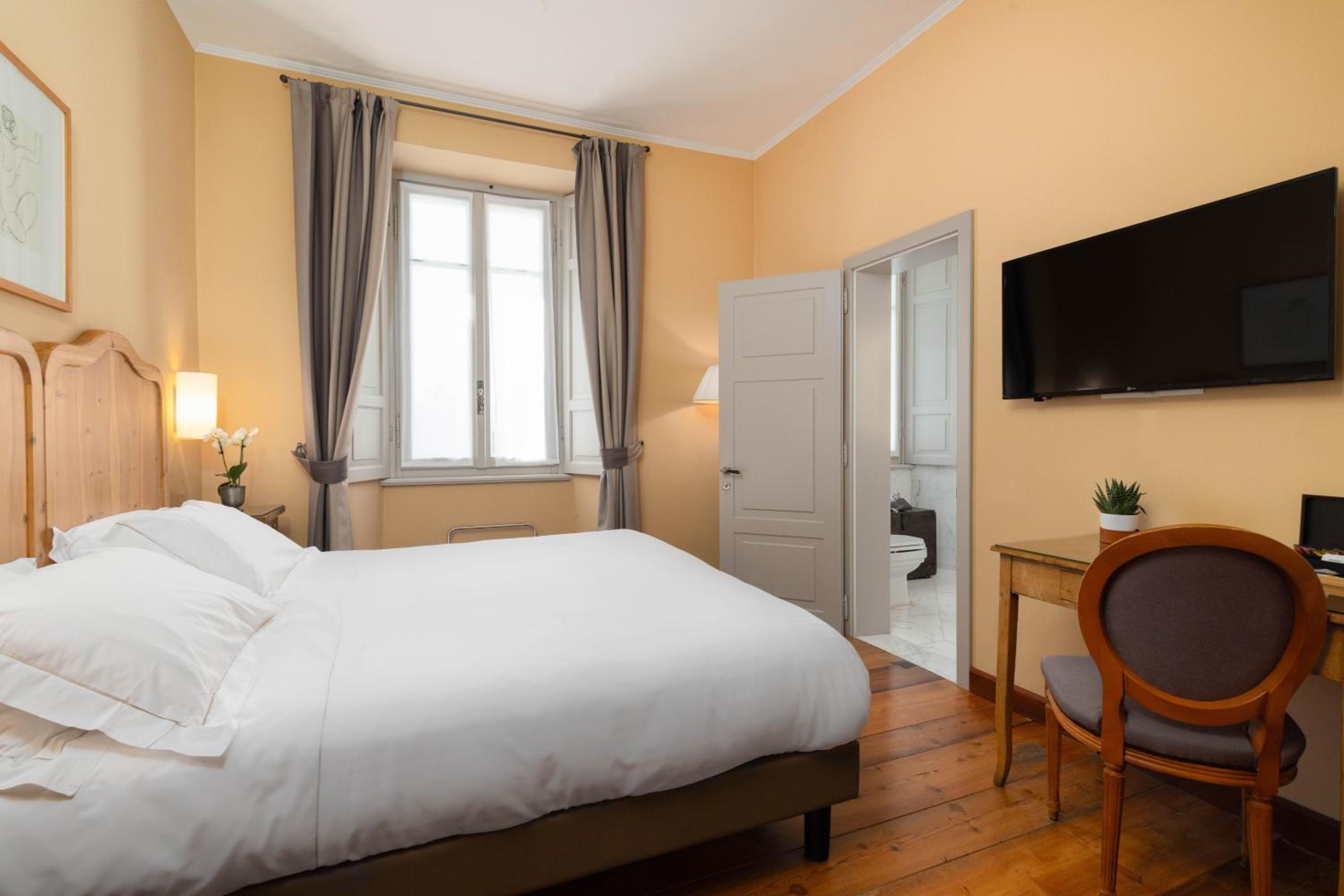 Single Room - Photo 2