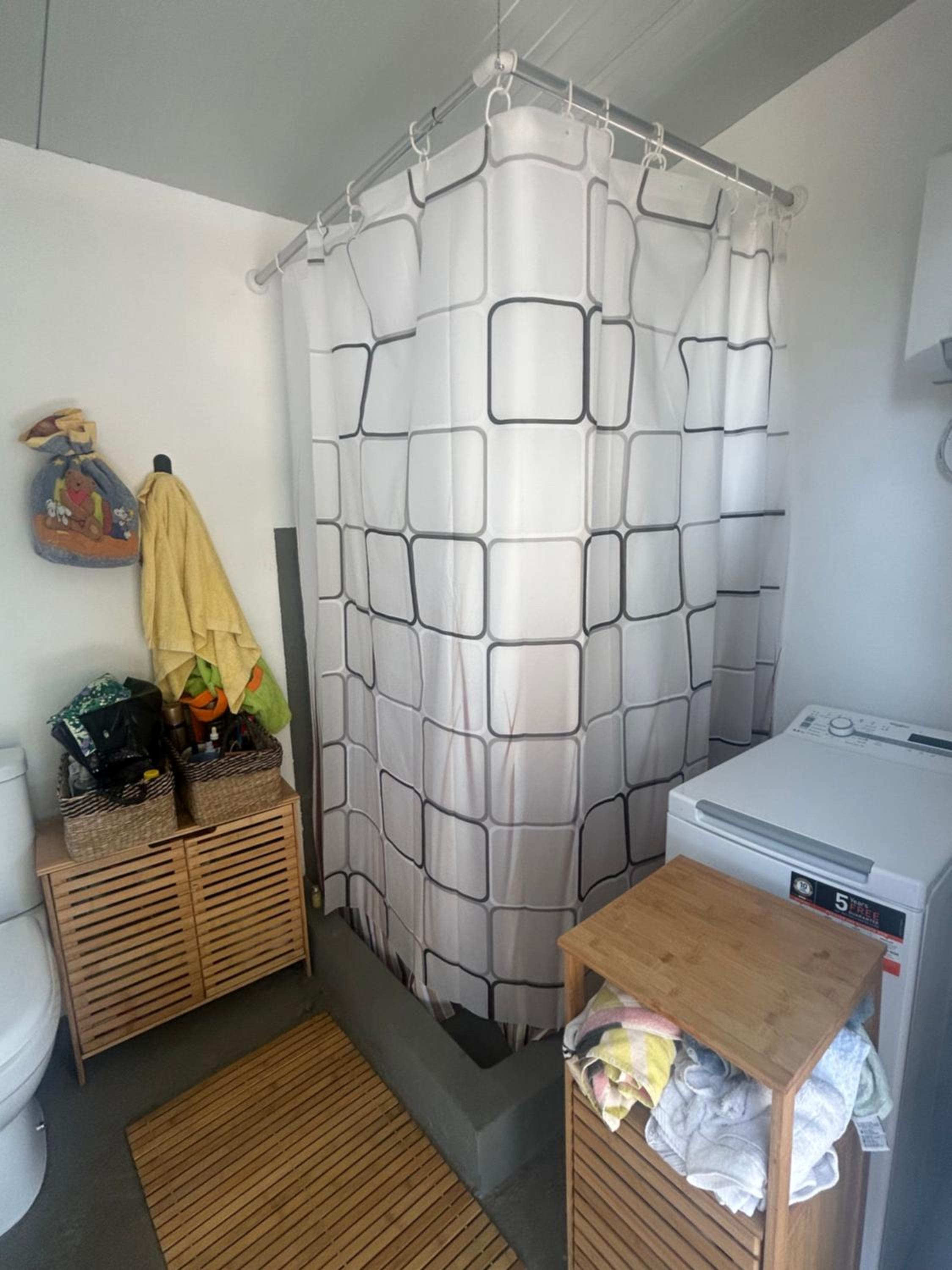 Three-Bedroom House photo 3