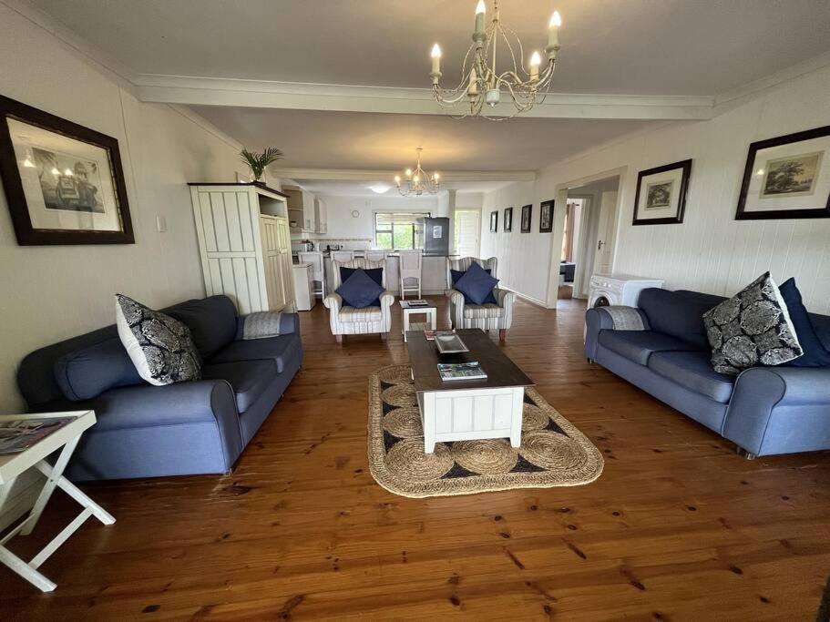 Four-Bedroom House photo 1