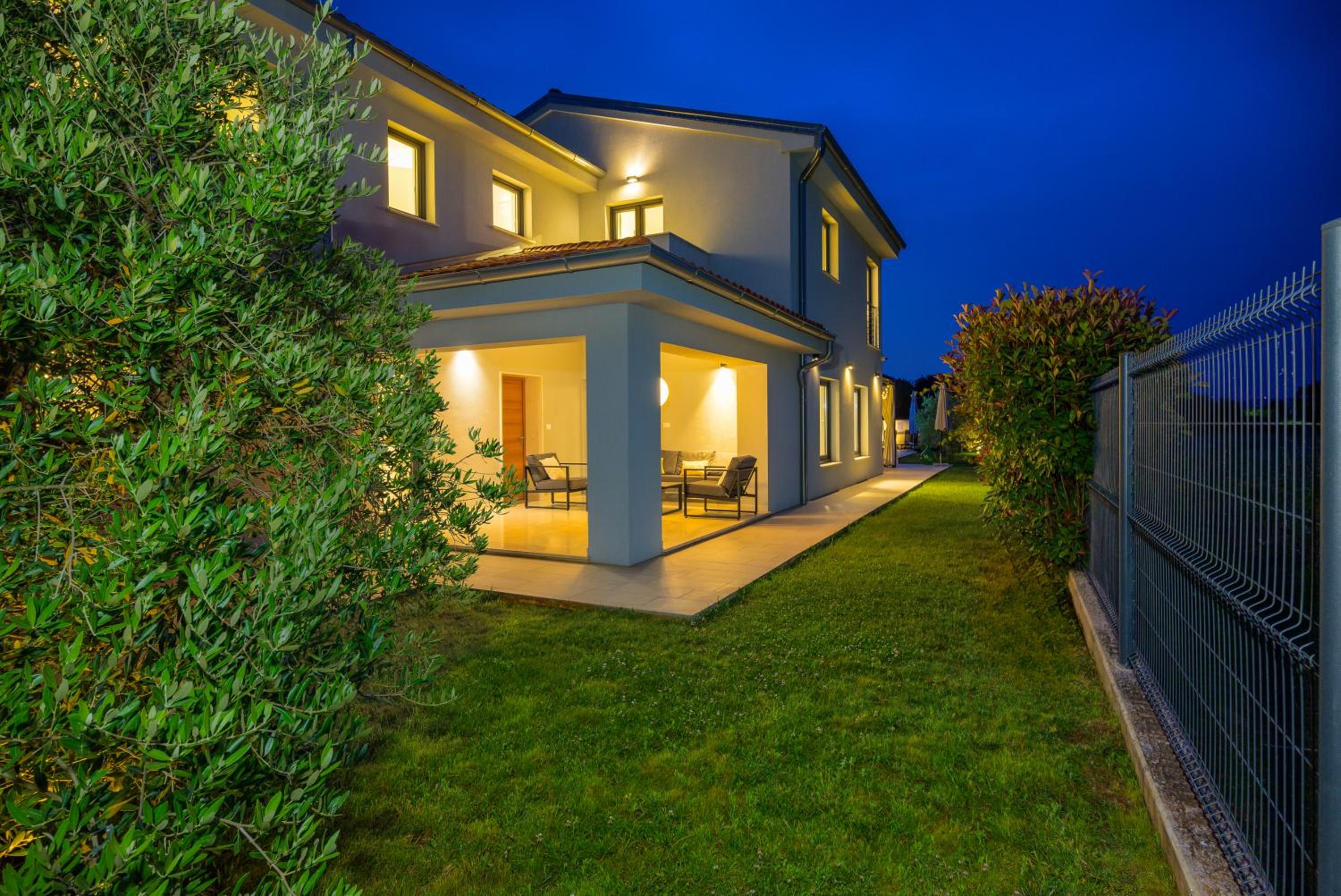 Villa photo 2