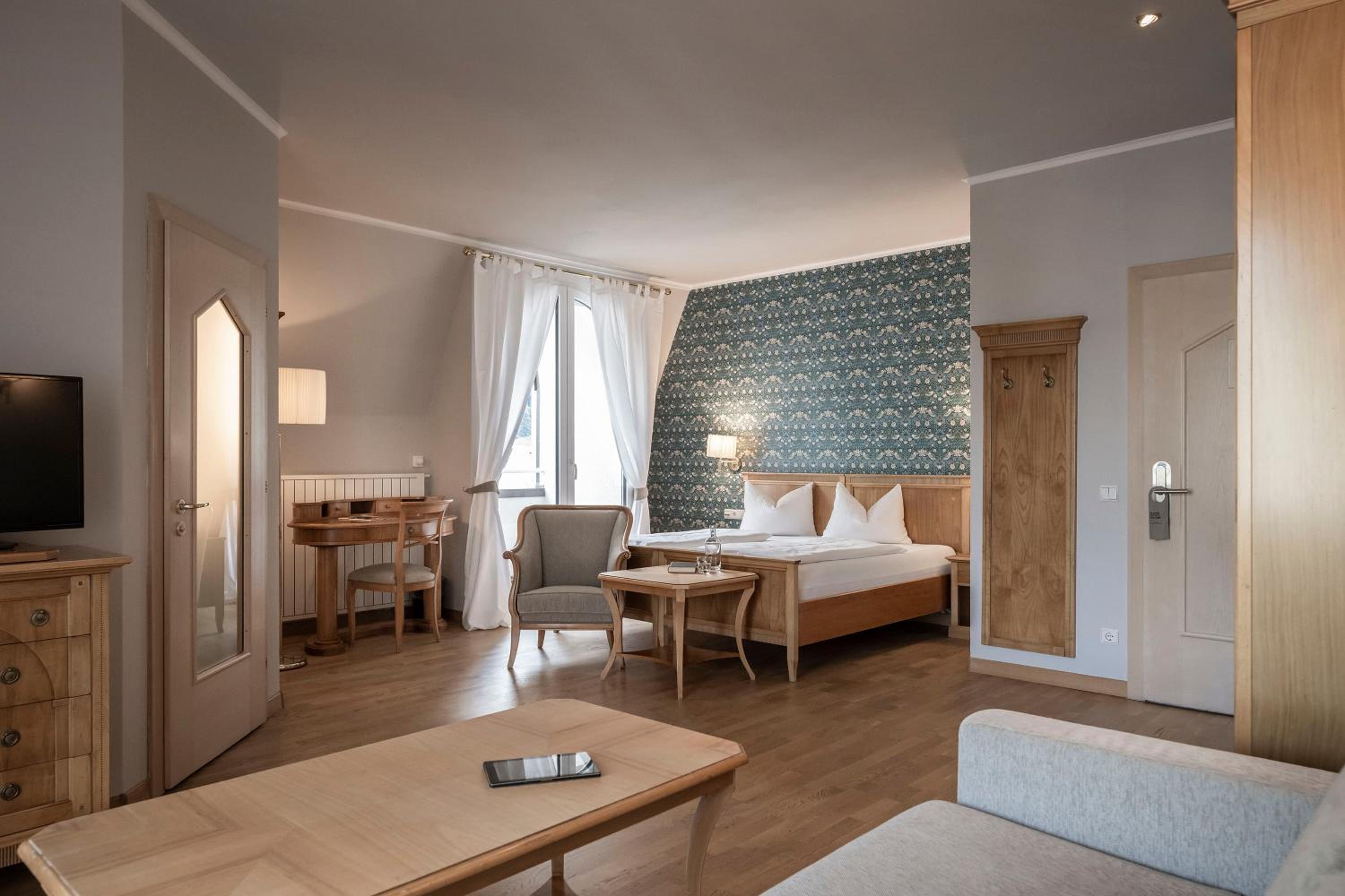 Large Double Room photo 3