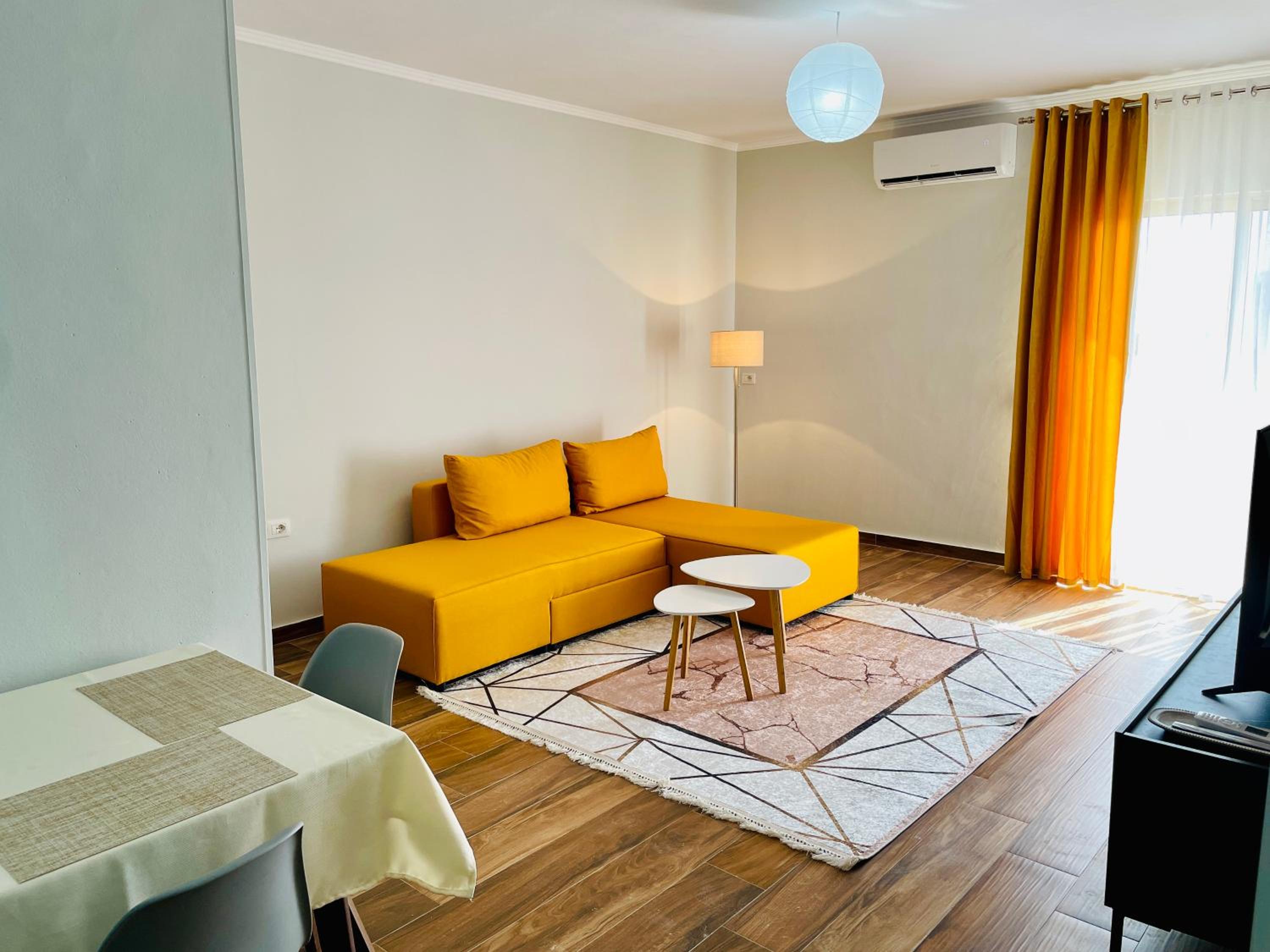 Apartment with View and Balcony photo 2