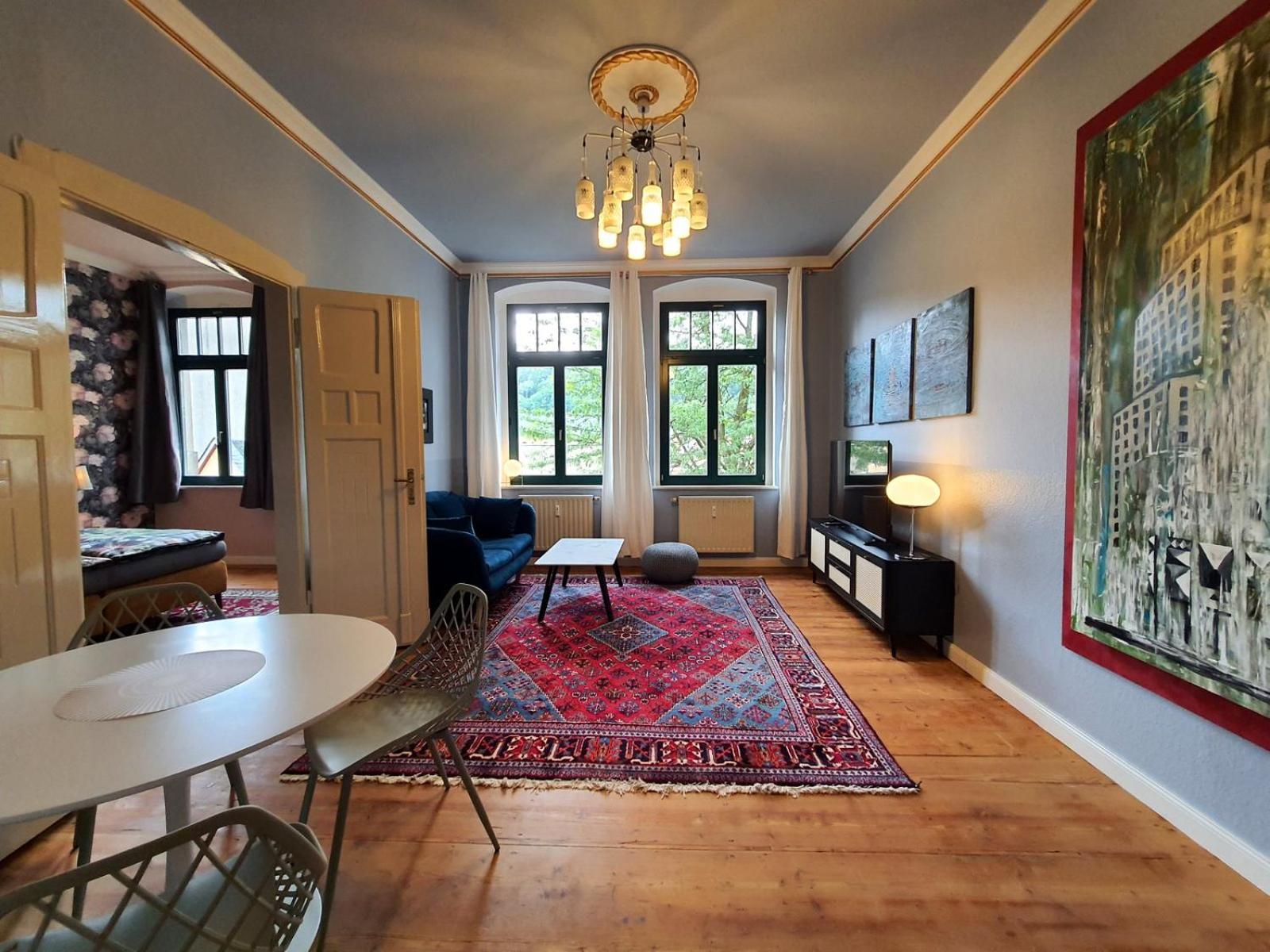 One-Bedroom Apartment with City View photo 1