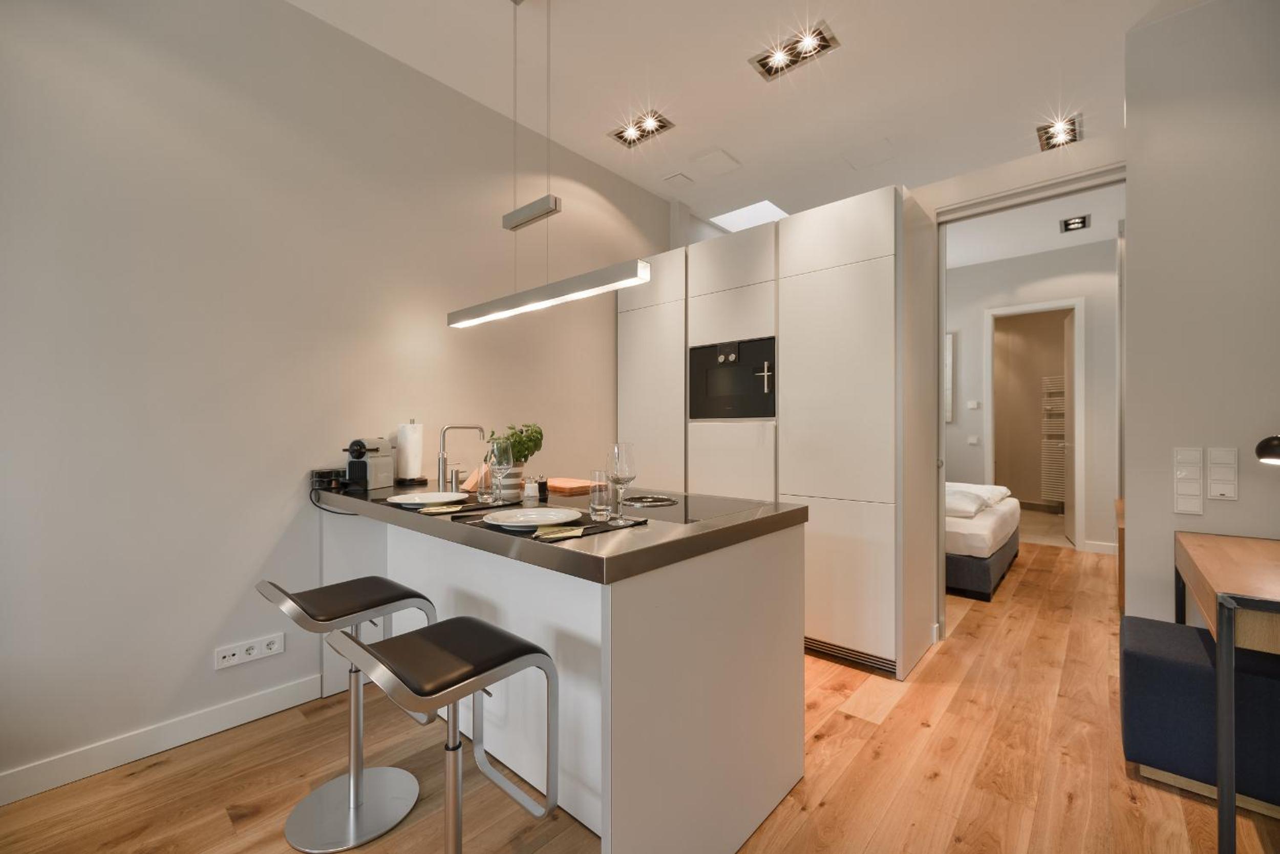 Studio Apartment - 151 ft² photo 3