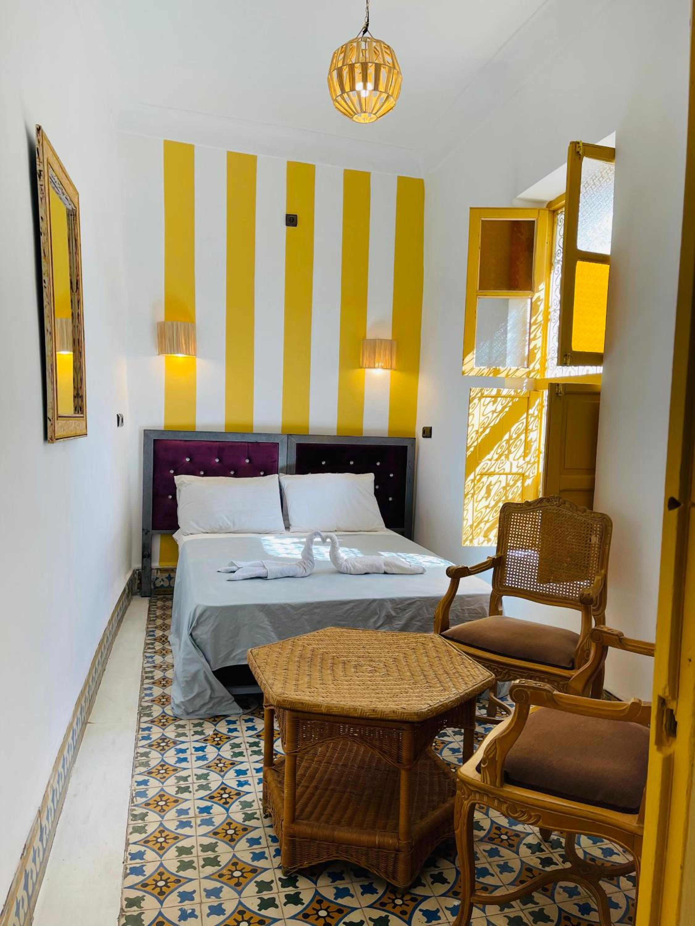 Budget Double Room - Photo 6