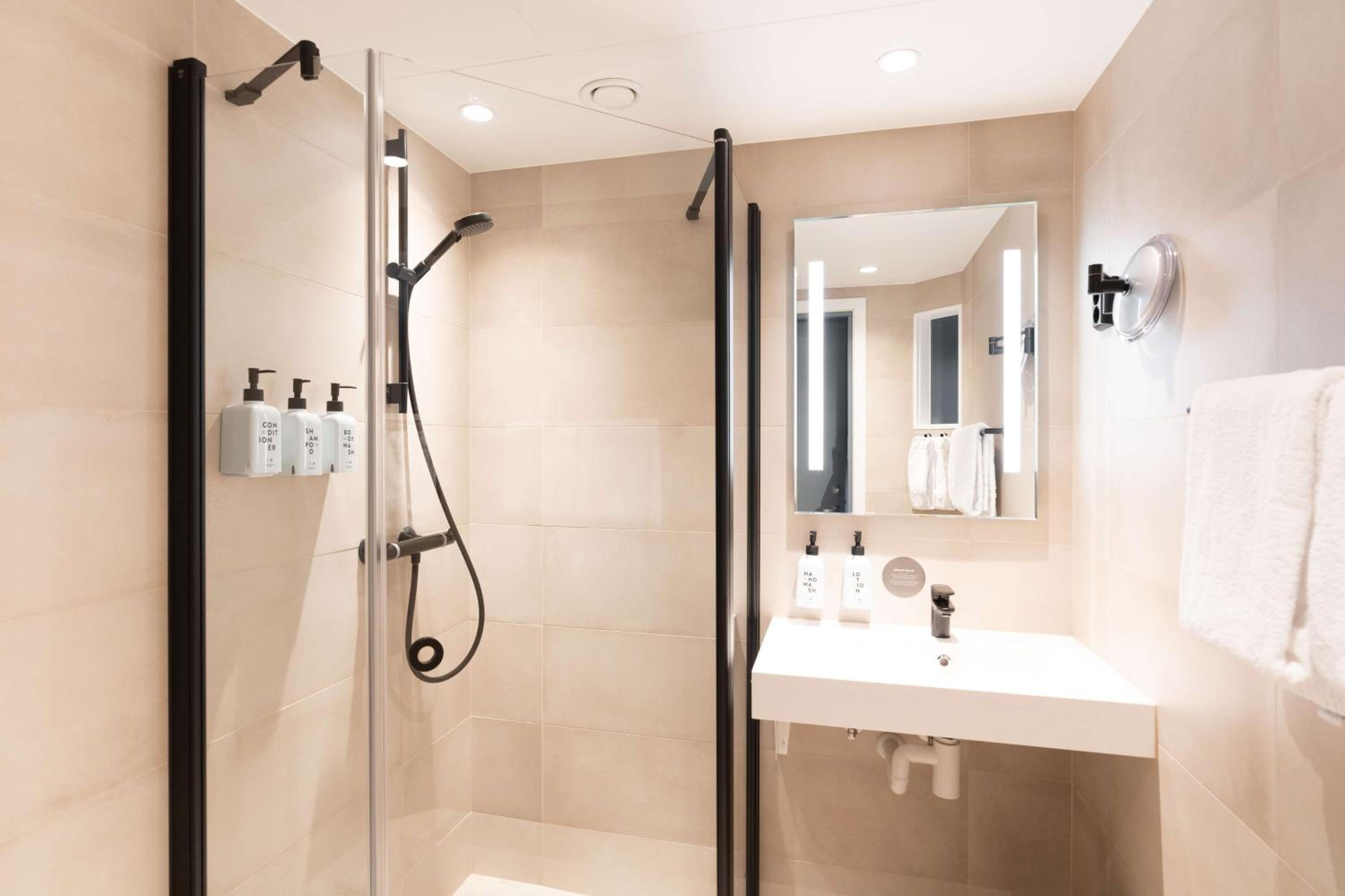 Superior Twin Room - Photo 6