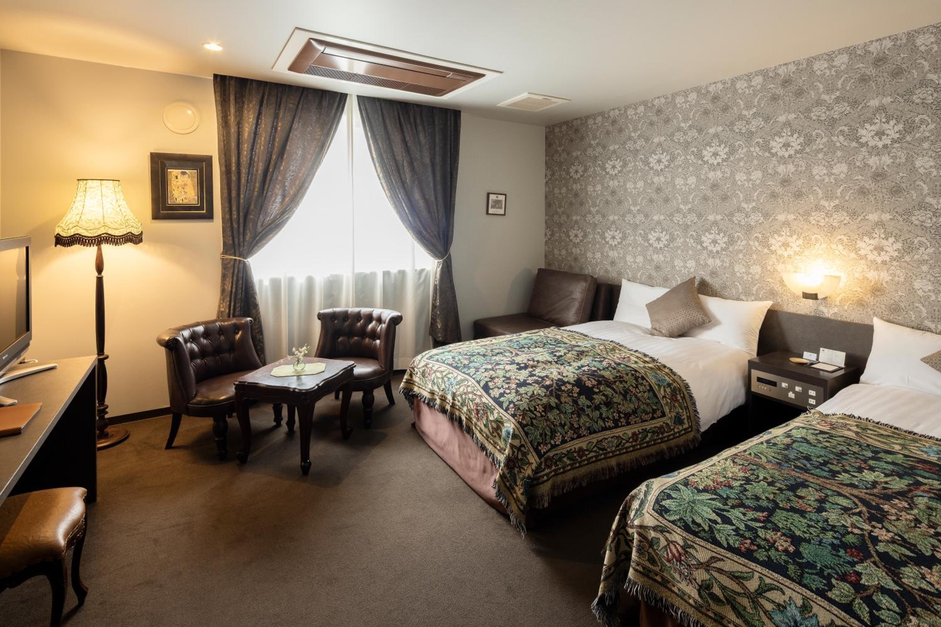 Twin Room - Photo 3