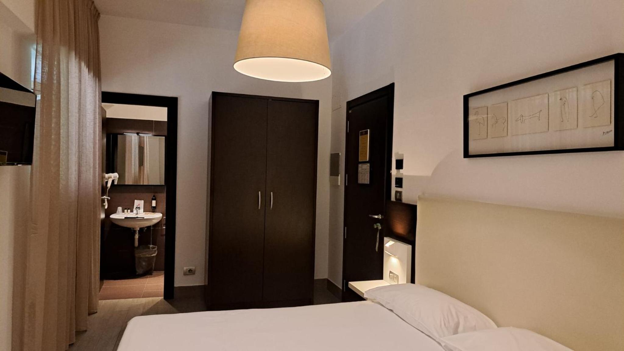 Superior Double or Twin Room photo 3