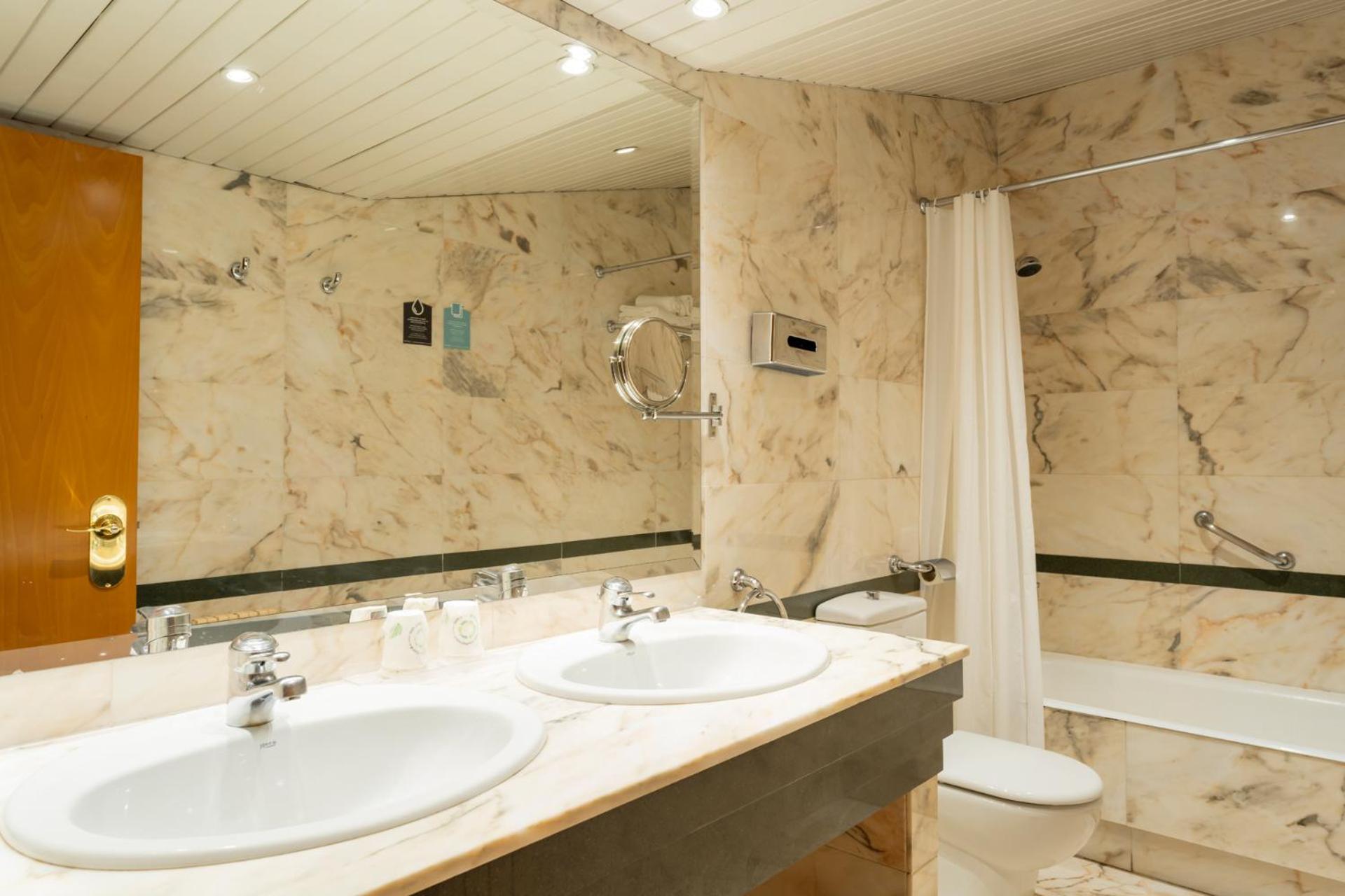 Superior Double Room - Photo 4