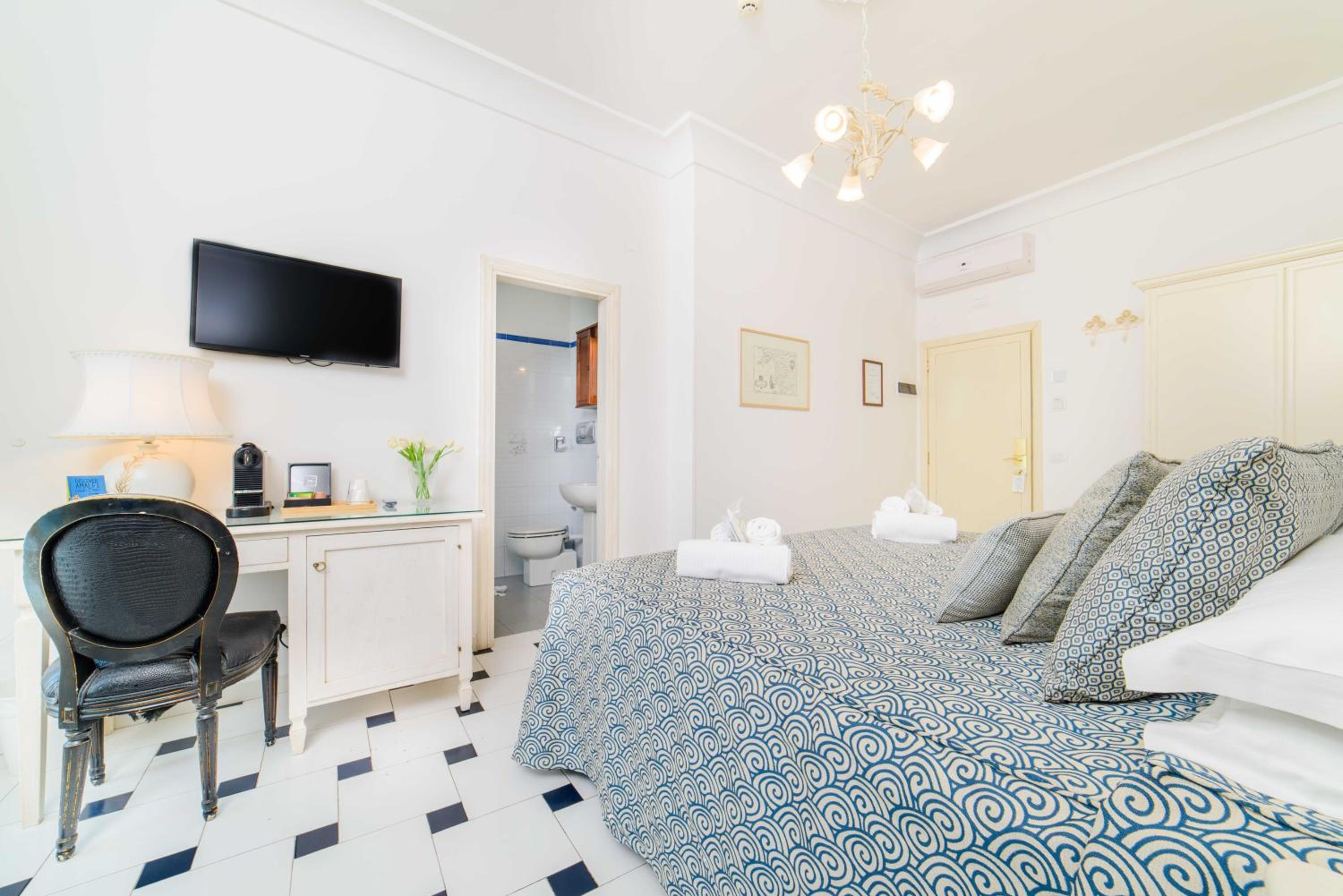 Double Room with Sea View photo 3