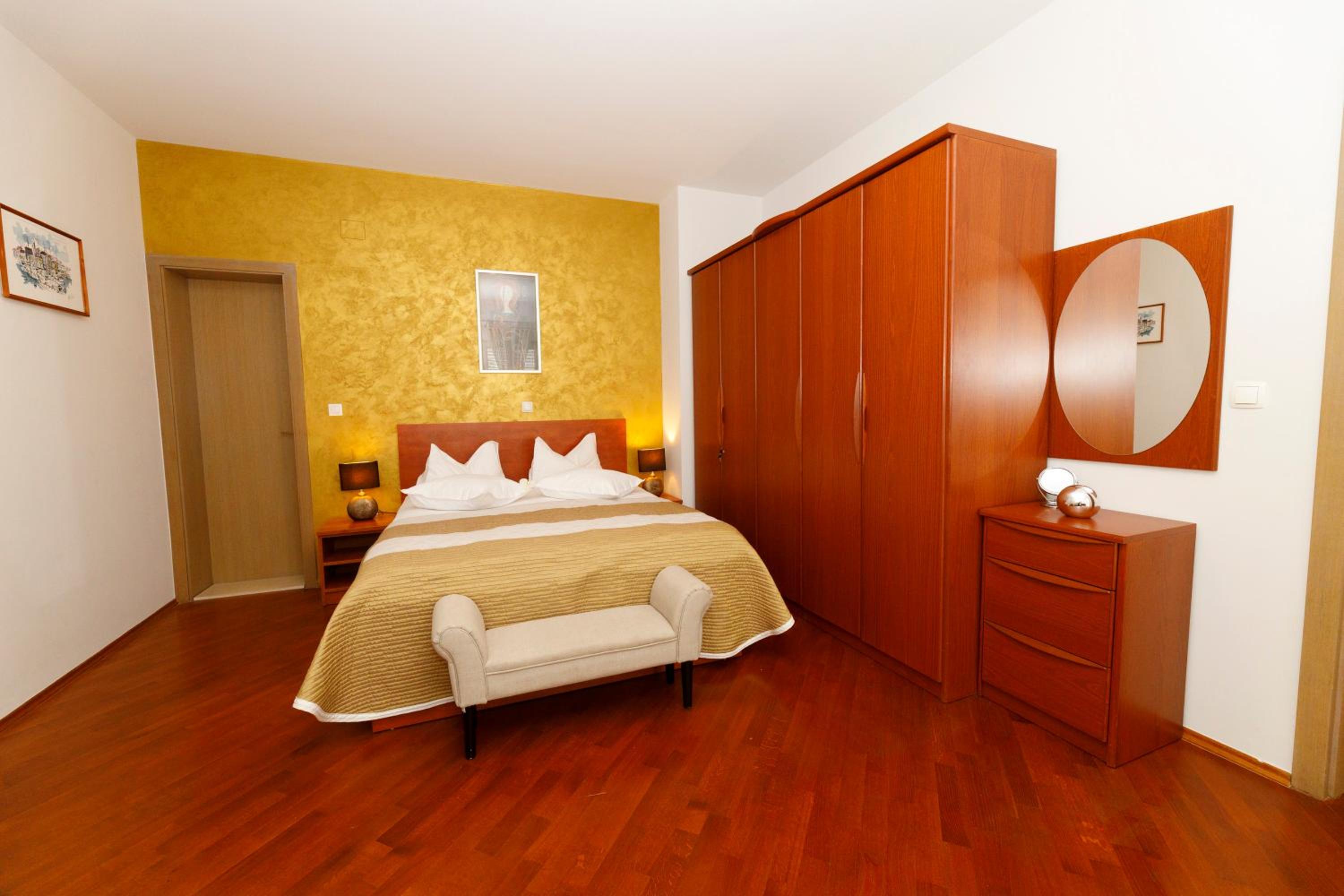 Duplex Suite - Photo 6