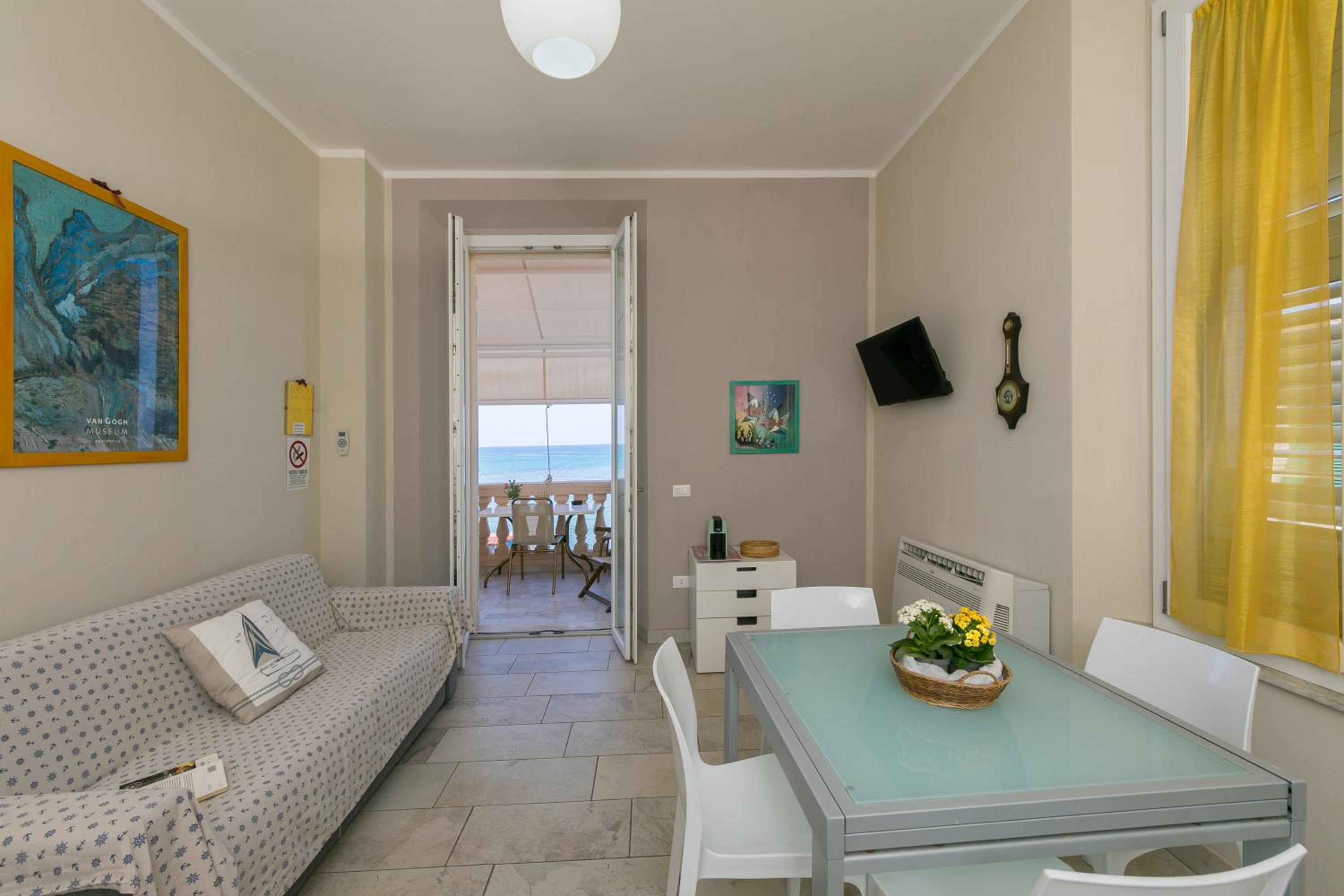 Superior One-Bedroom Apartment with Balcony