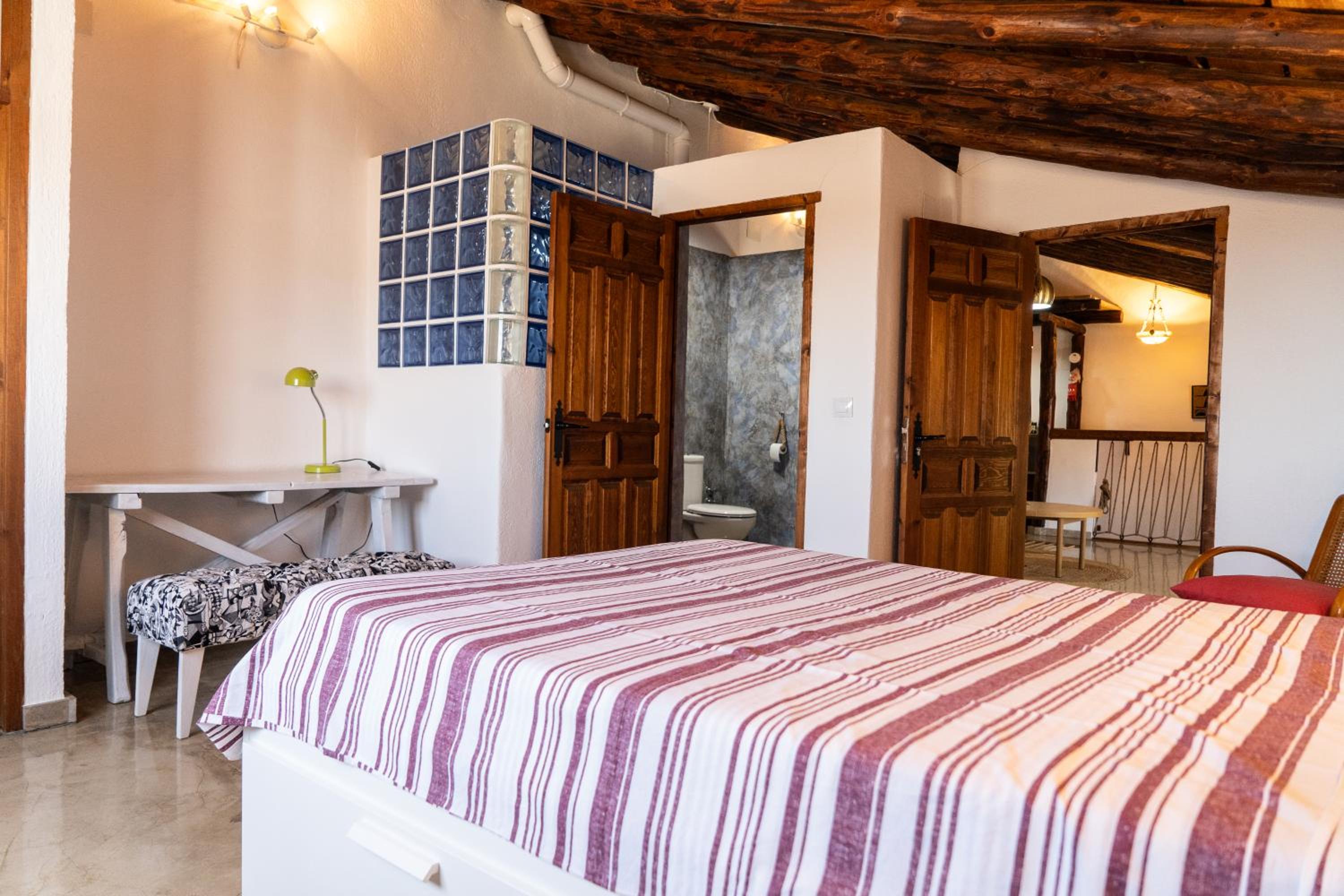 Double Room with Private Bathroom photo 3
