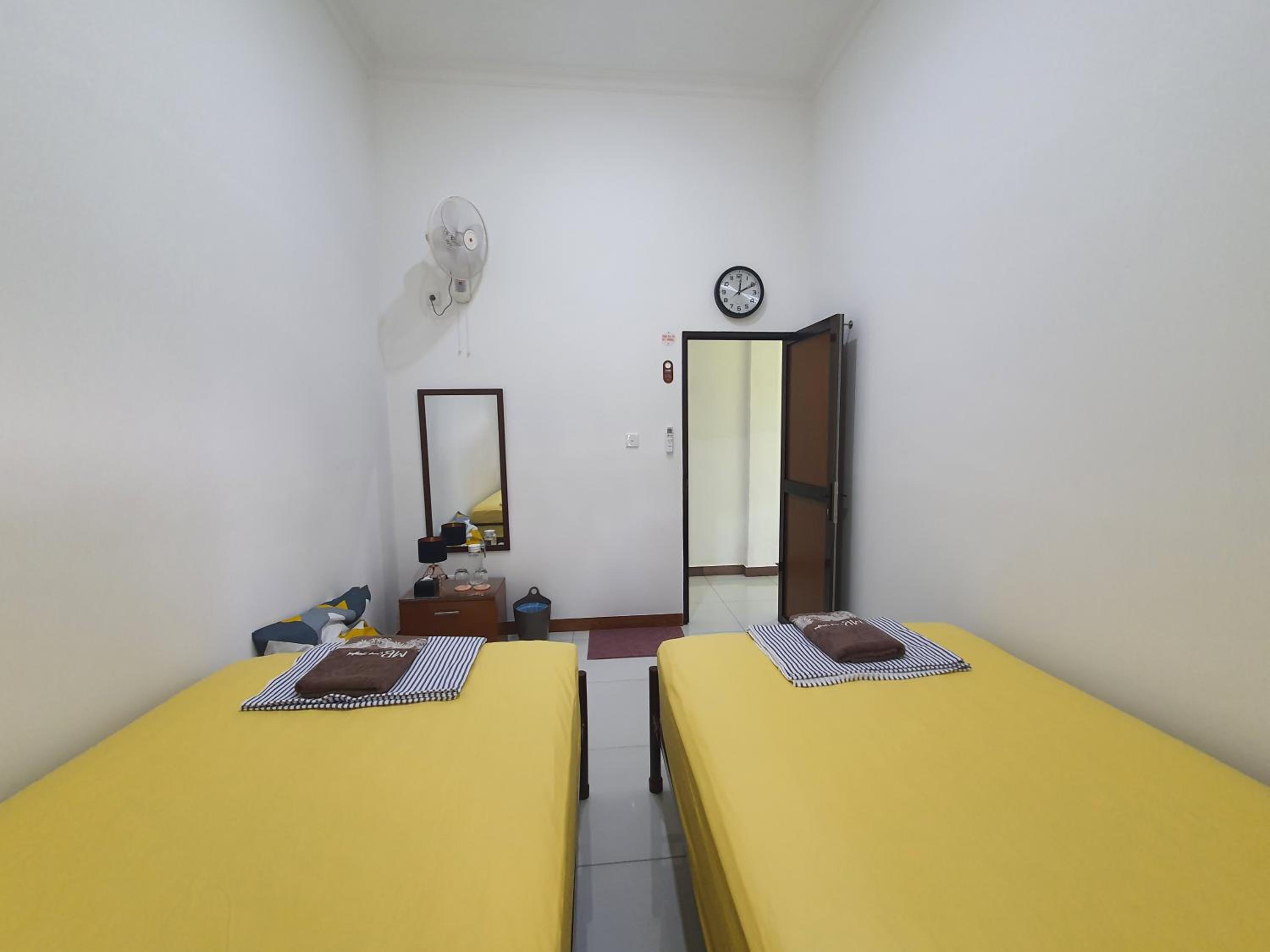 Standard Twin Room