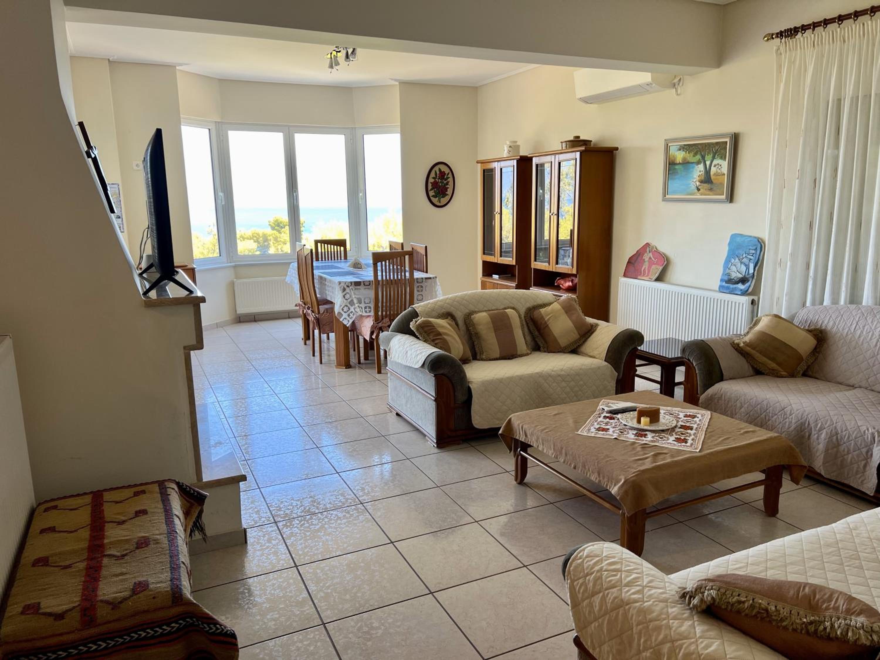 Three-Bedroom Vacation Home  photo 1