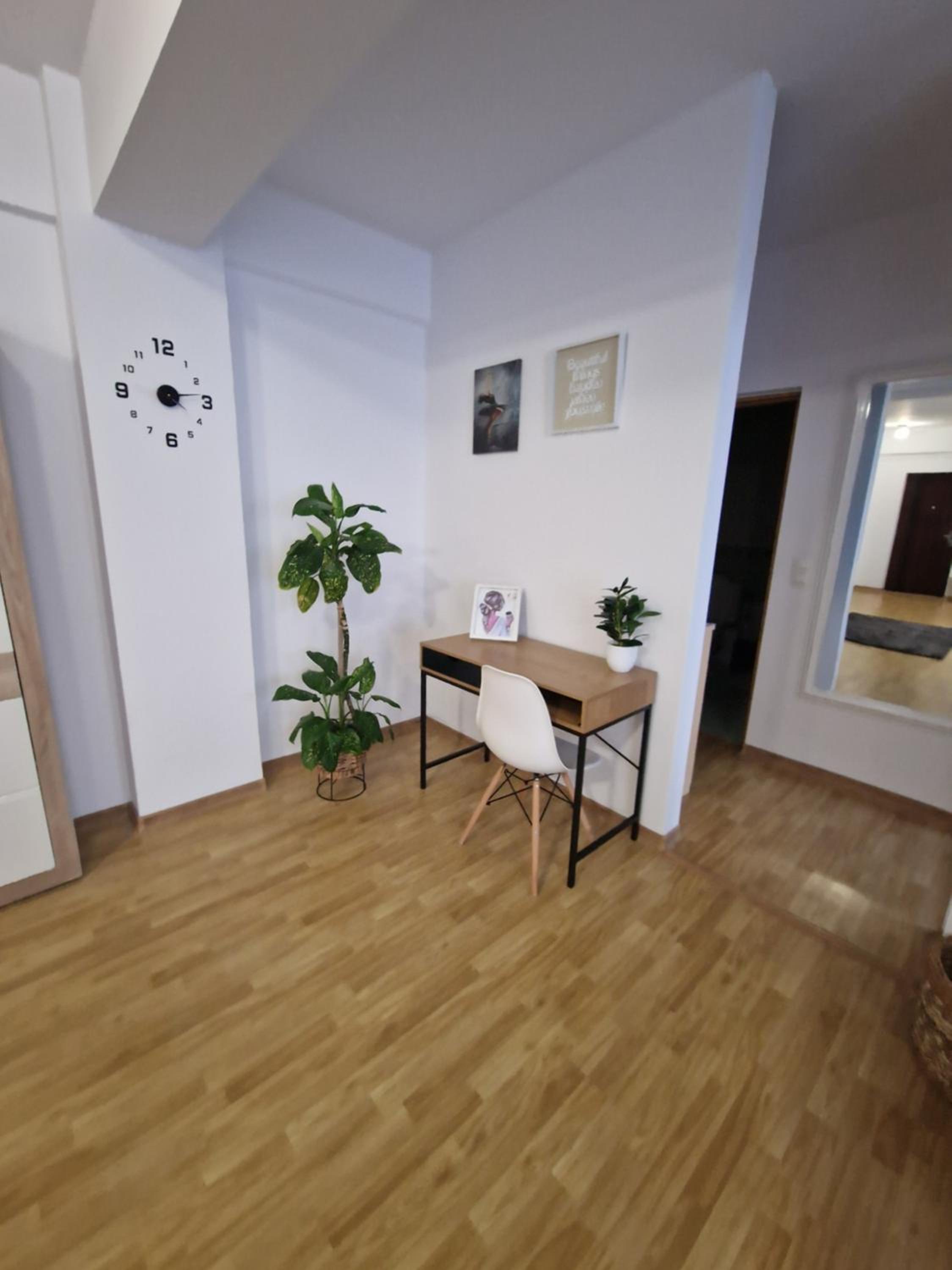 One-Bedroom Apartment photo 2