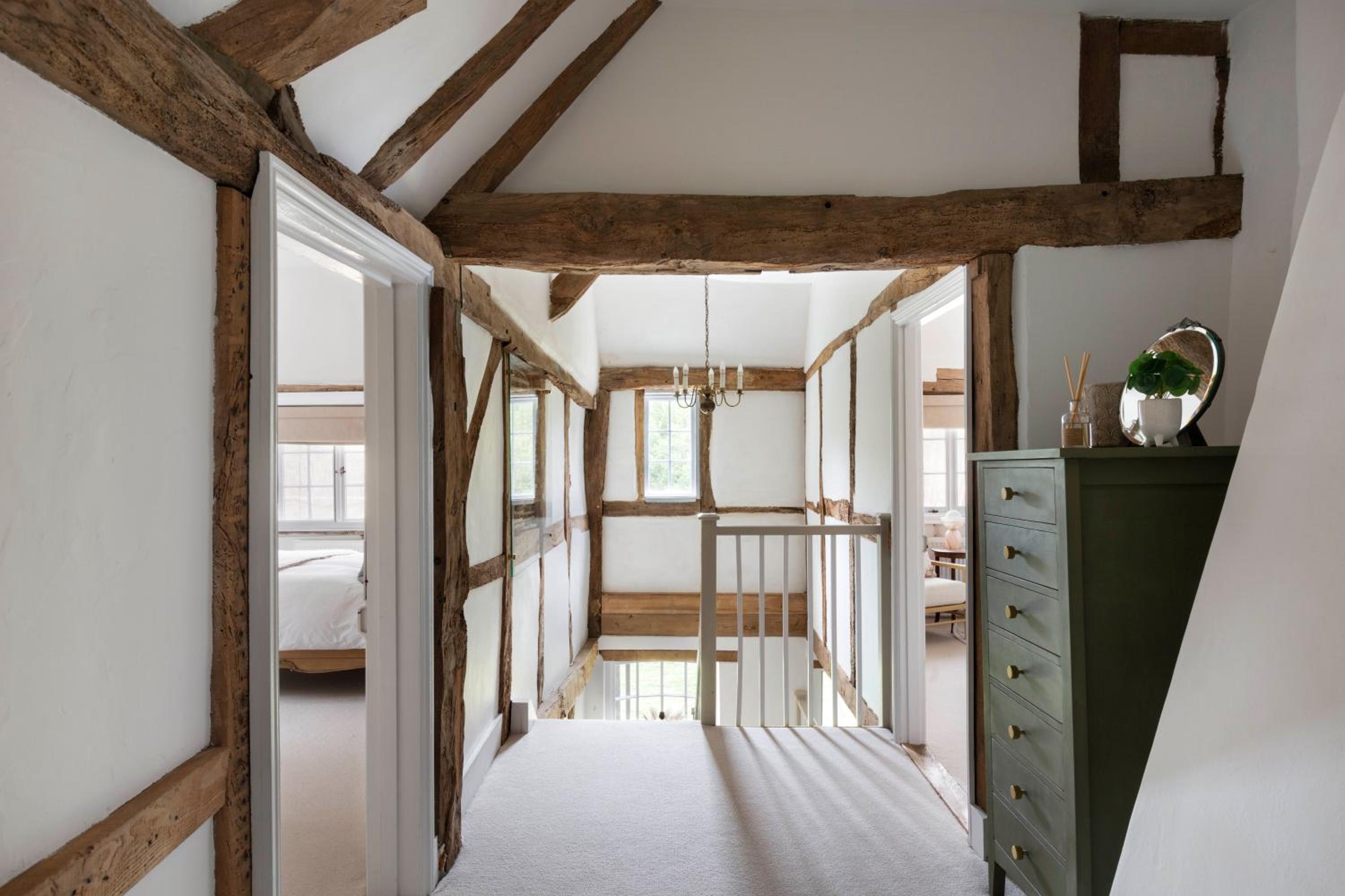 Five-Bedroom House - Photo 17