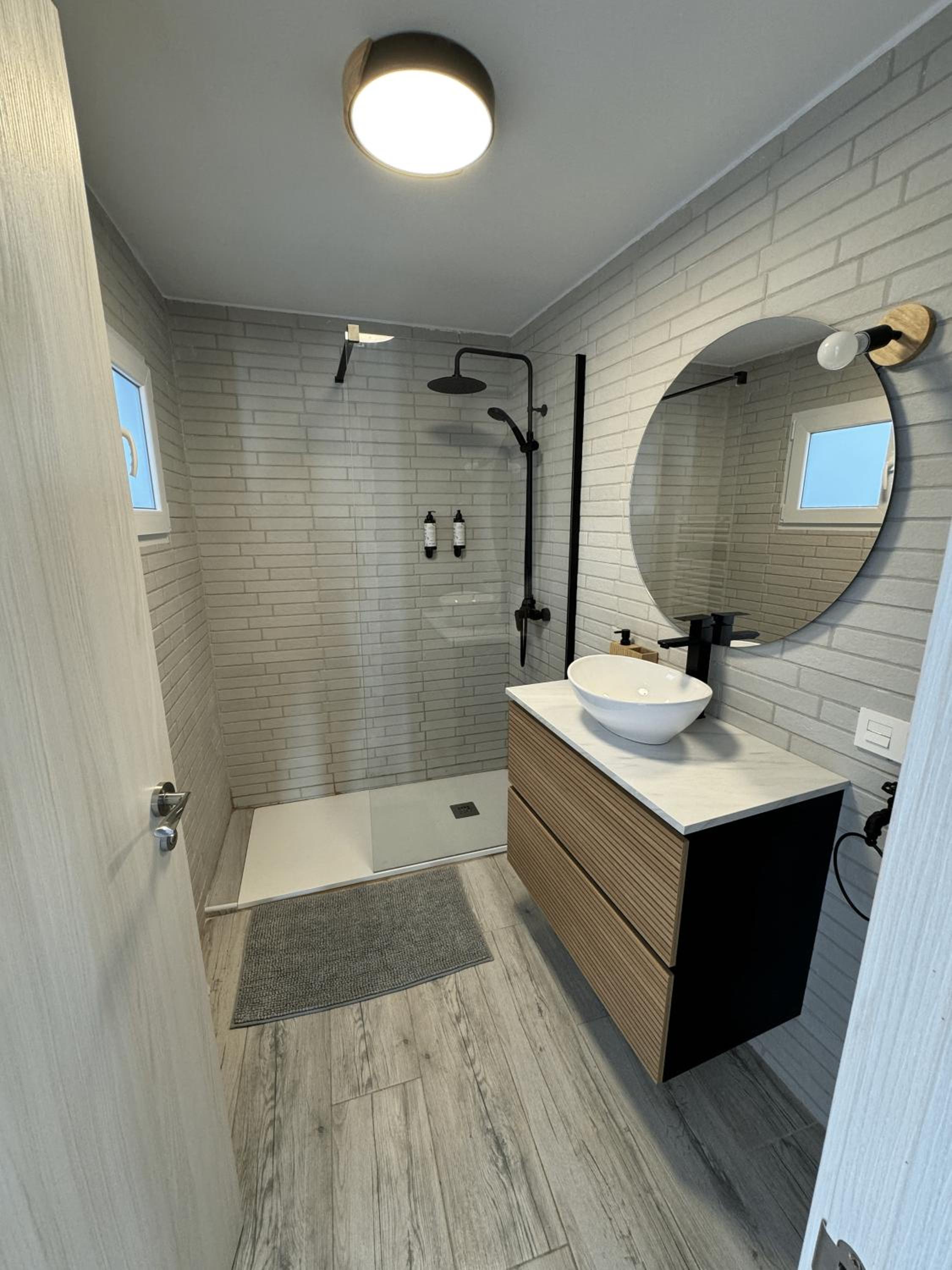 Three-Bedroom House photo 2