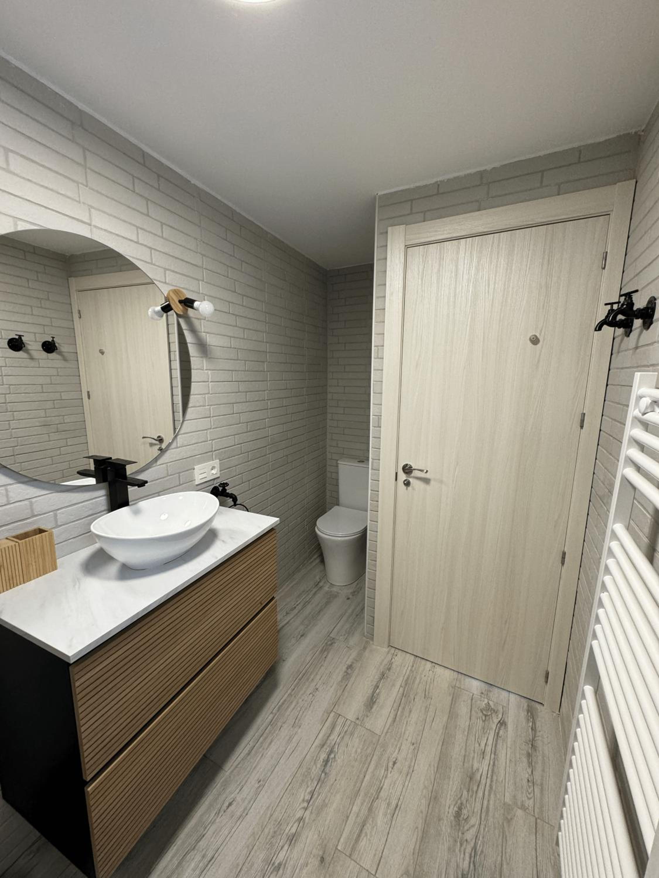 Three-Bedroom House photo 3