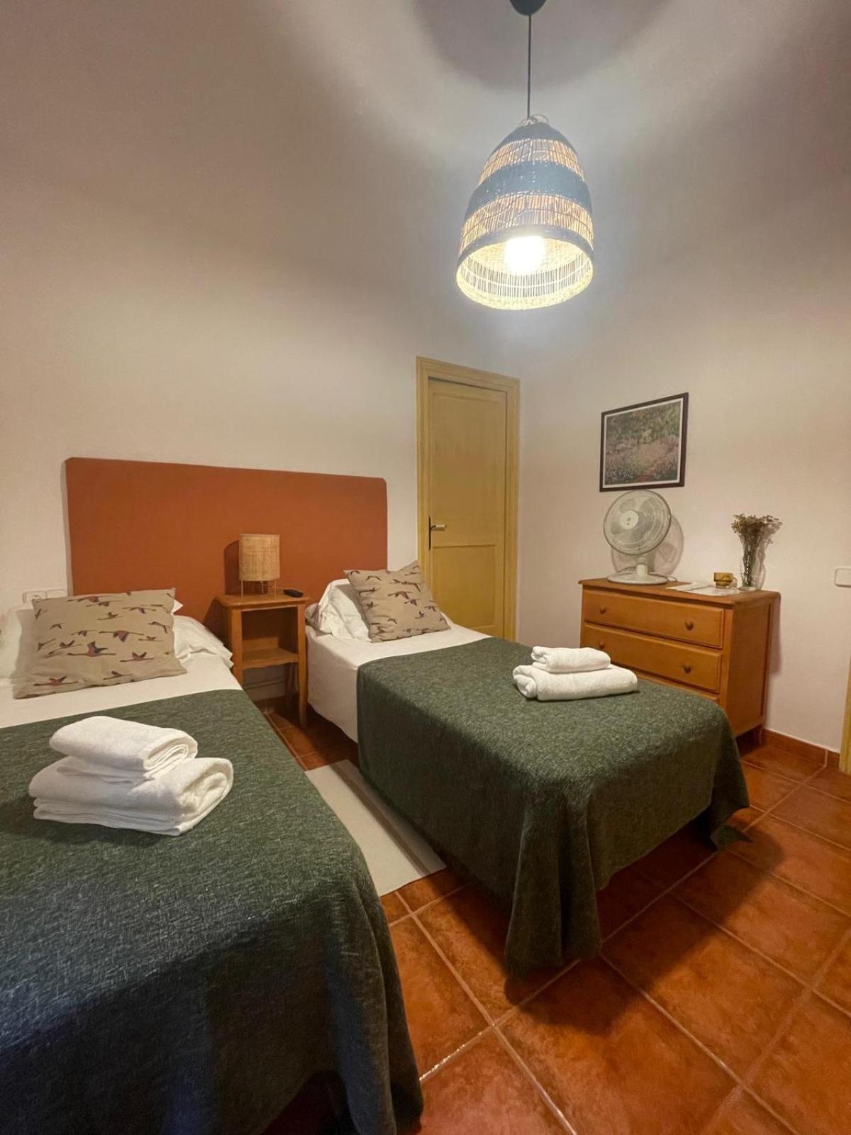 Quadruple Room with Private Bathroom photo 2
