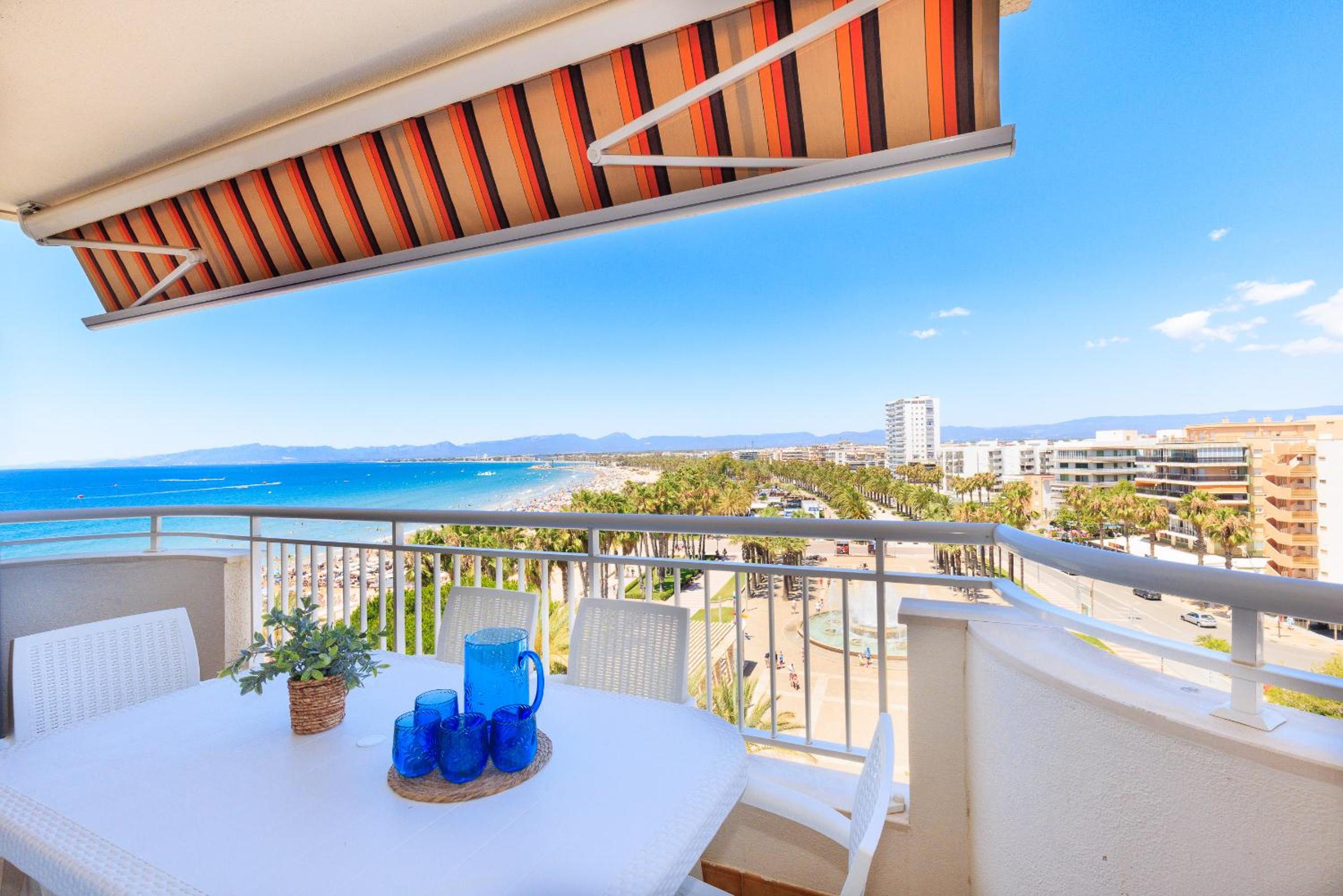 Two-Bedroom Apartment with Terrace and Sea View photo 2