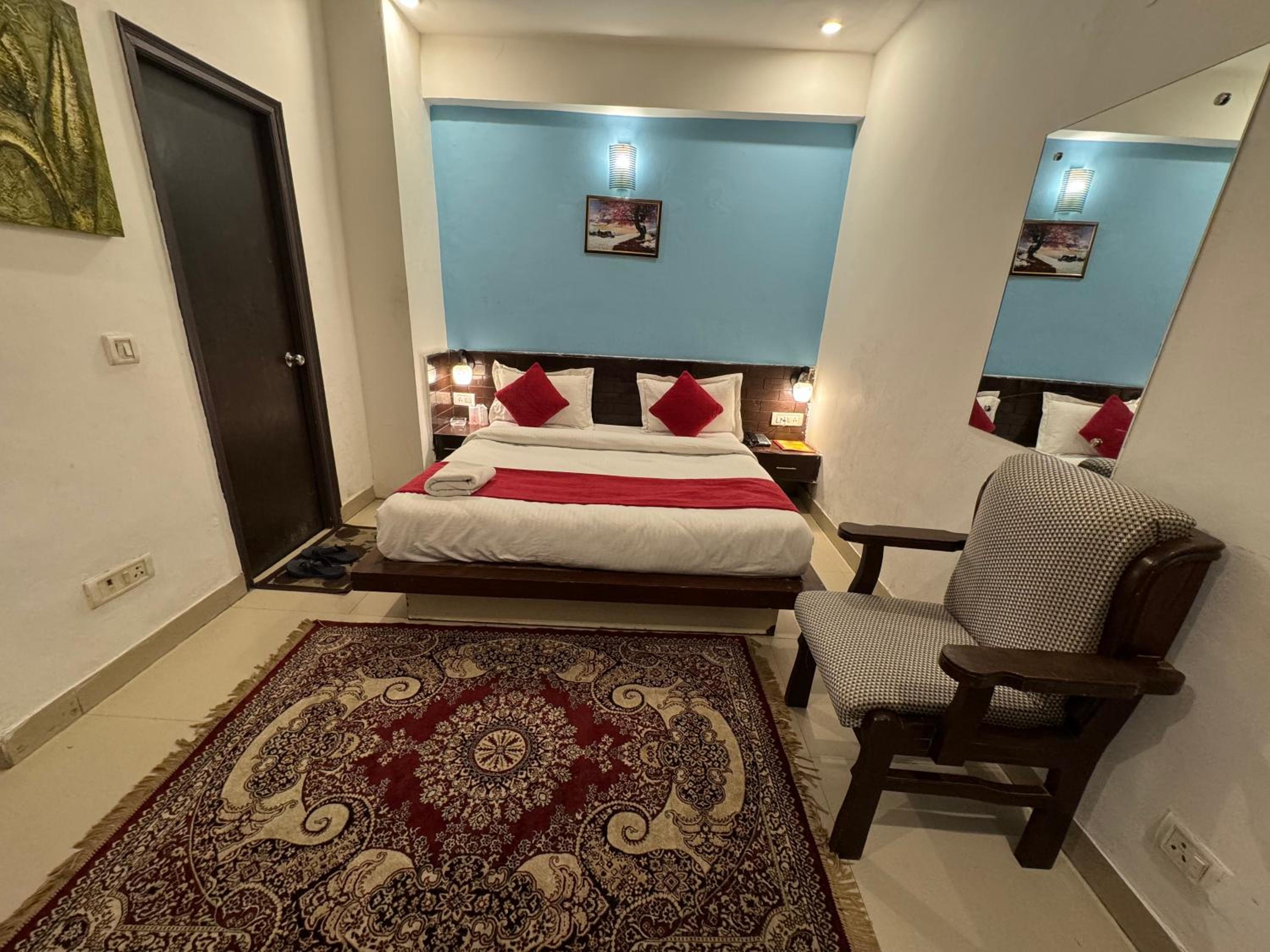Deluxe Room - Photo 3
