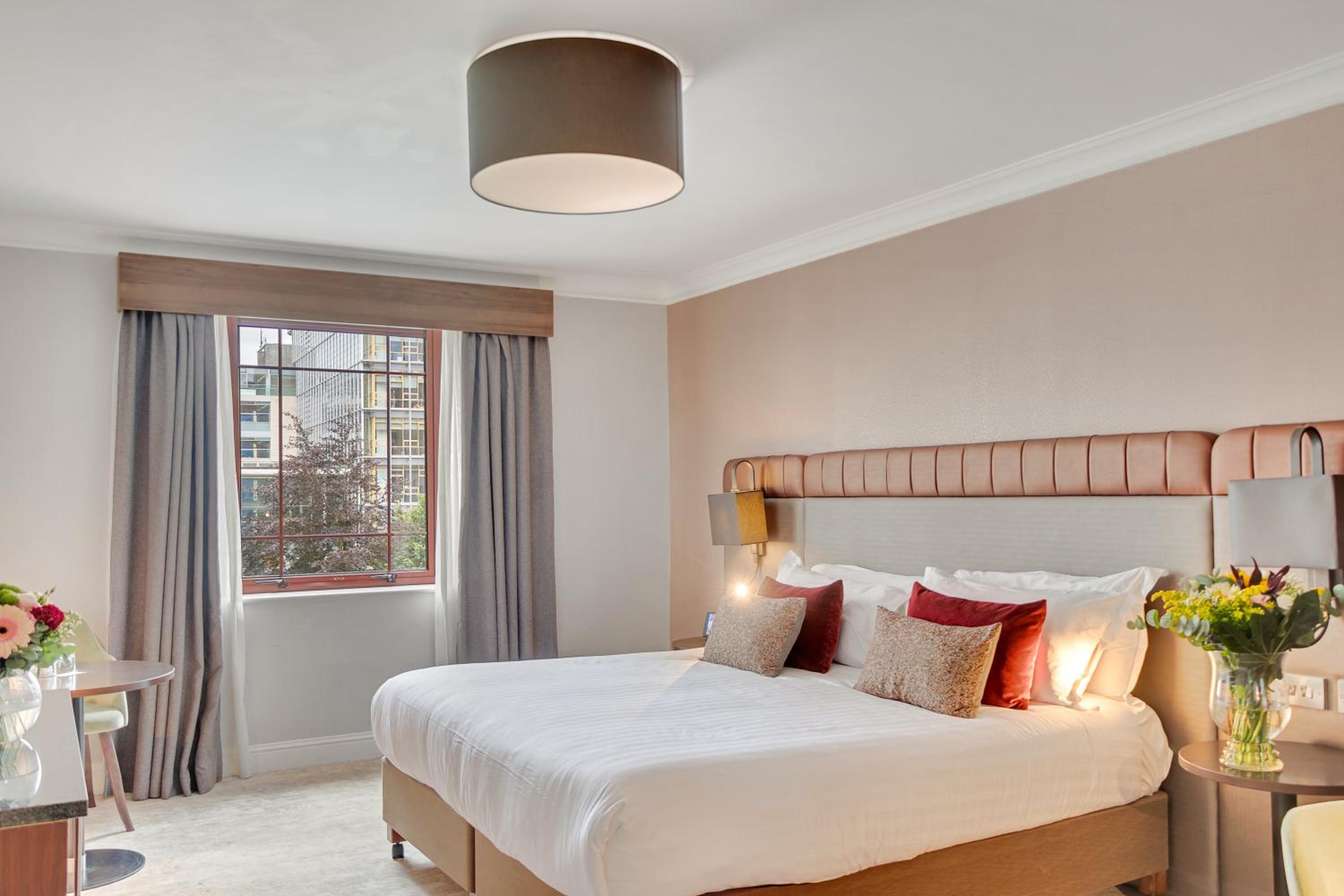 Classic King Room - Photo 5