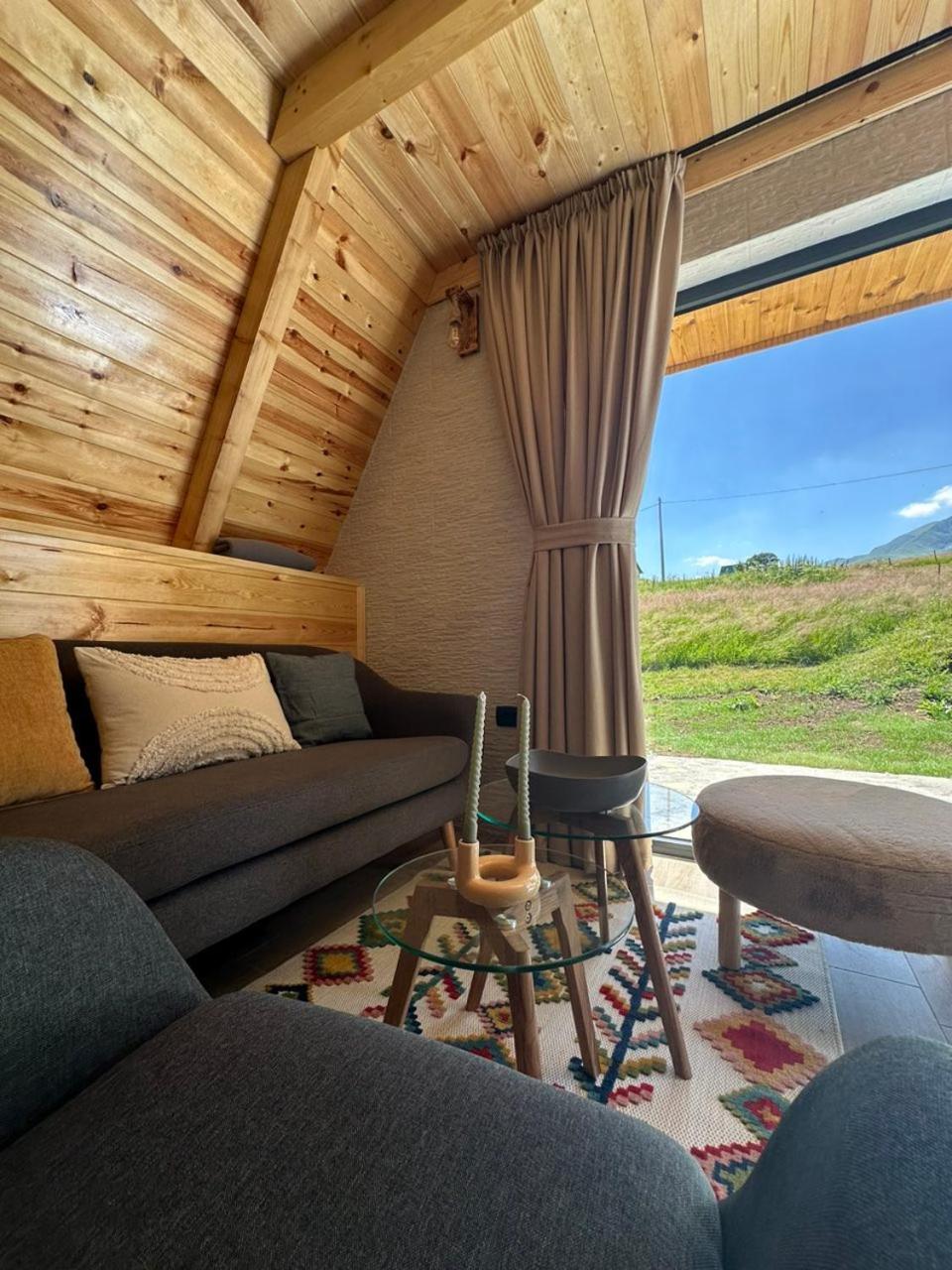 One-Bedroom House photo 1