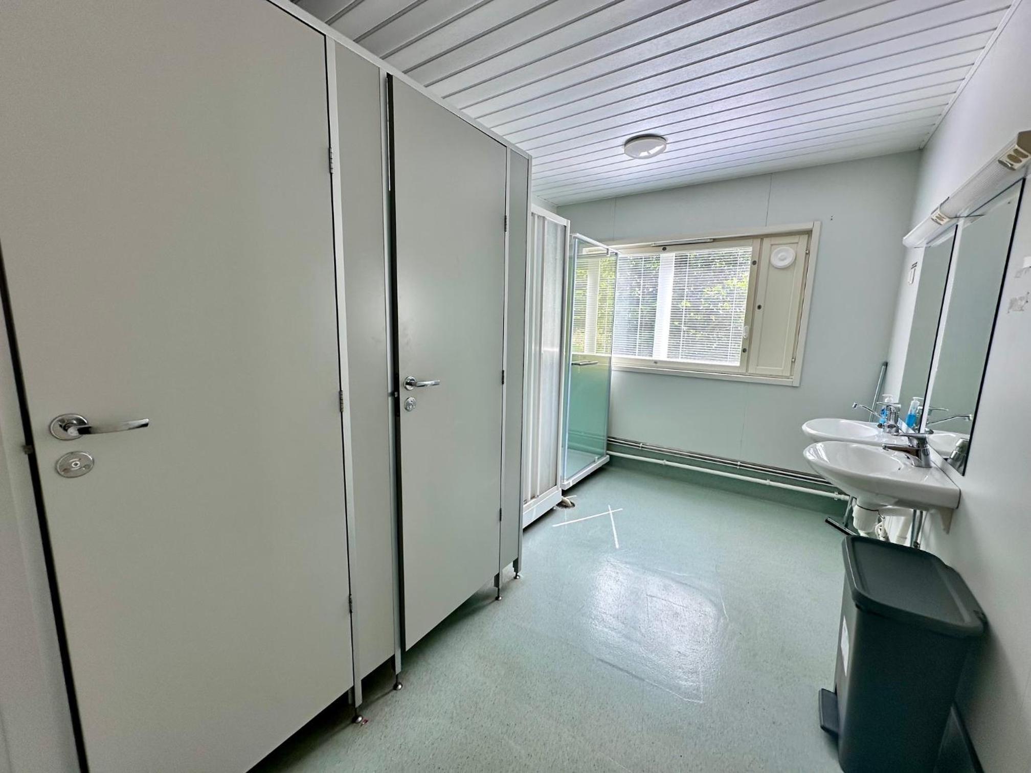 Double Room - Photo 6