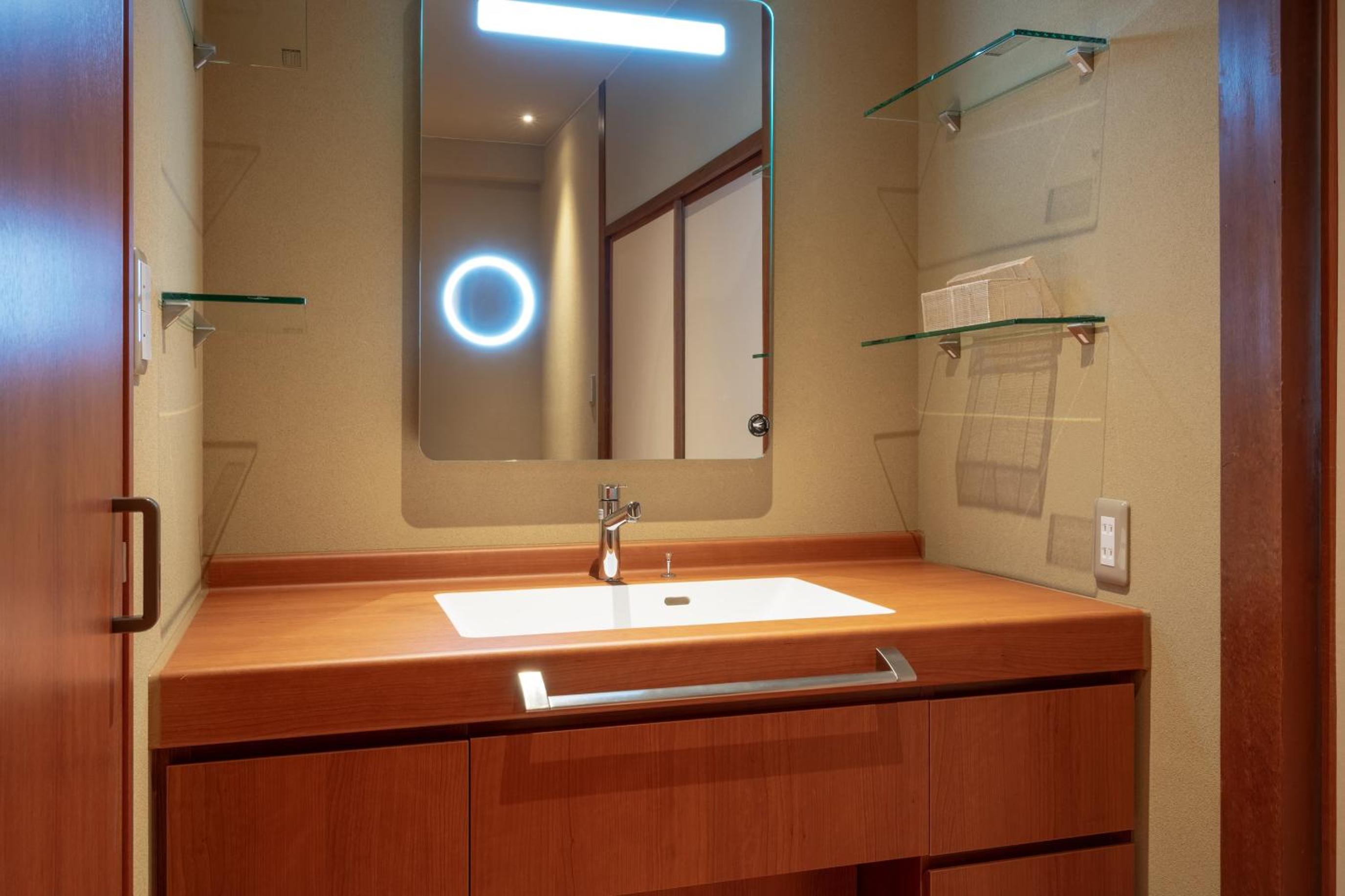 Budget Japanese-Style Room with No view - Shower Booth photo 2
