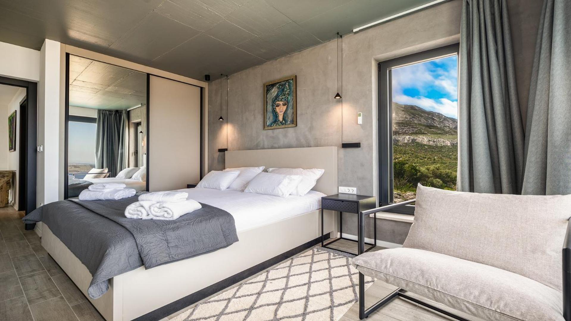 Three-Bedroom Villa photo 1