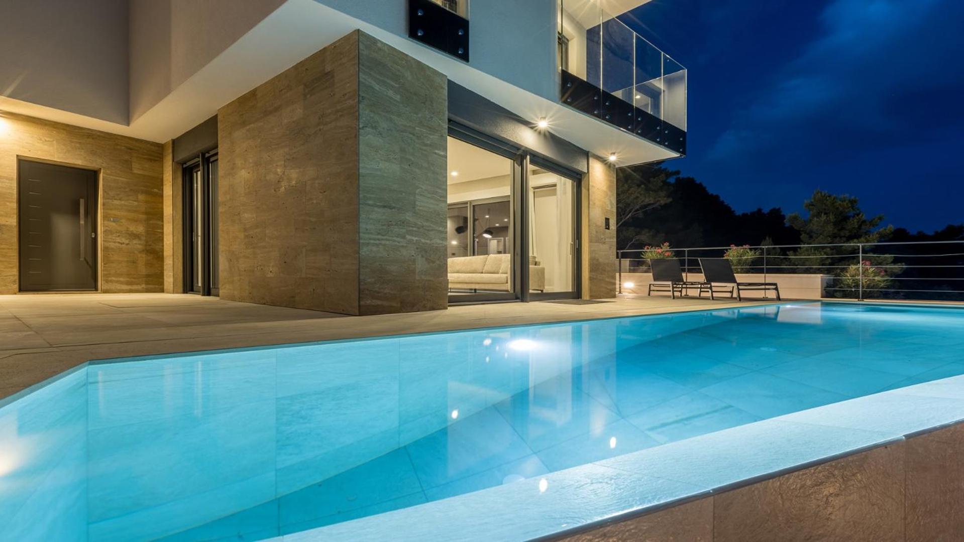 Three-Bedroom Villa photo 3