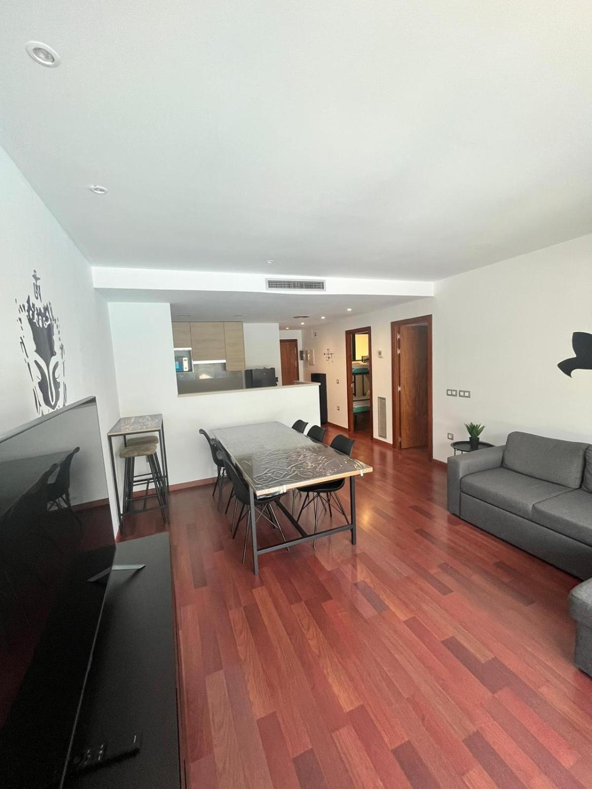 Apartamento con Balcón