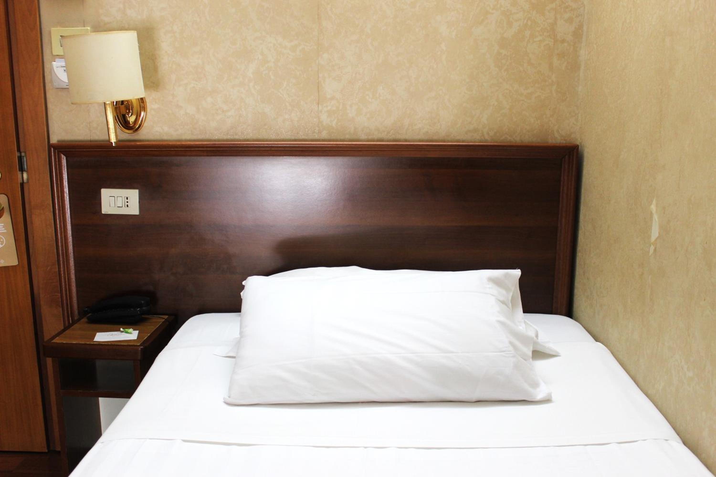 Single Room photo 1