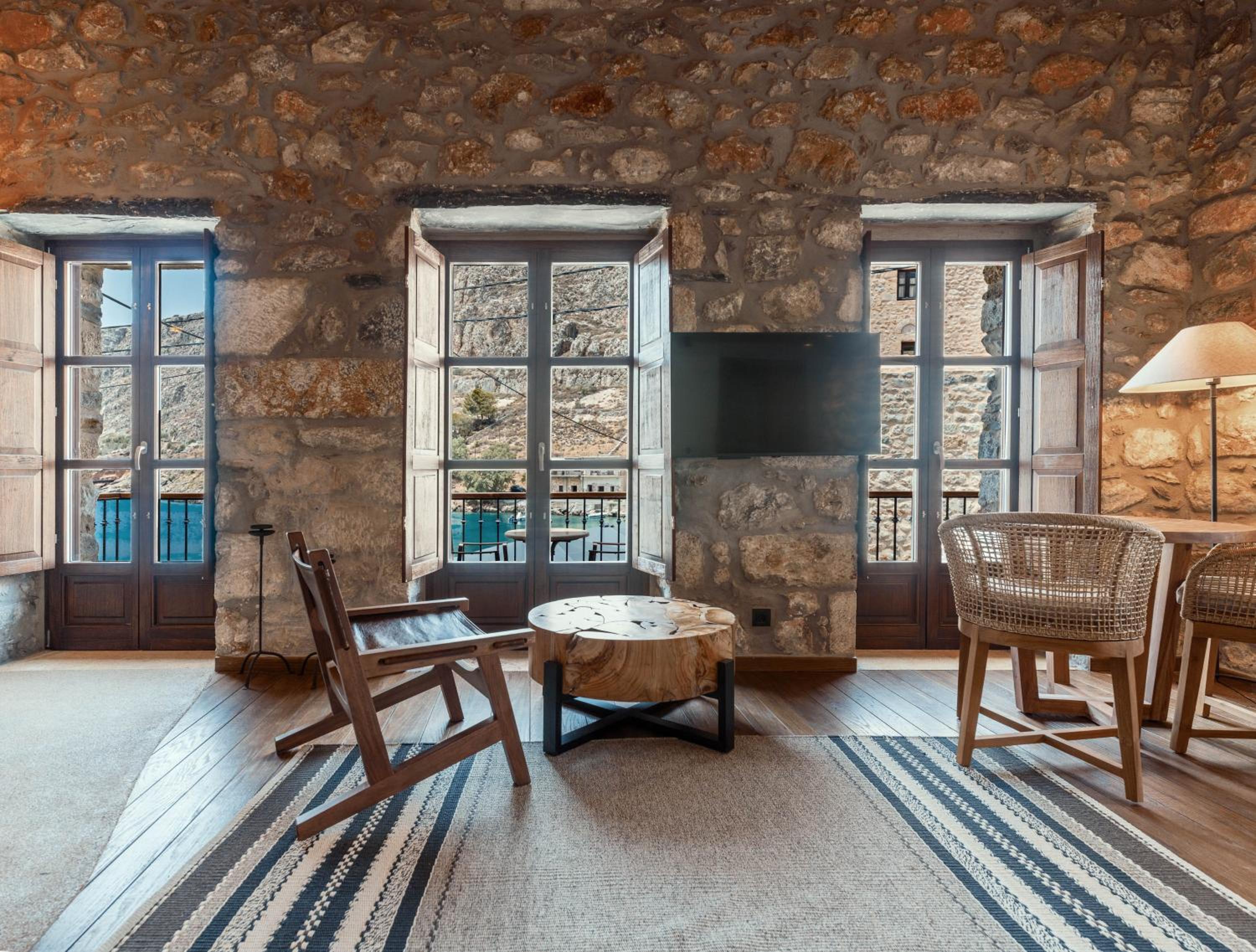 Superior Loft Suite with Balcony and Sea View photo 3