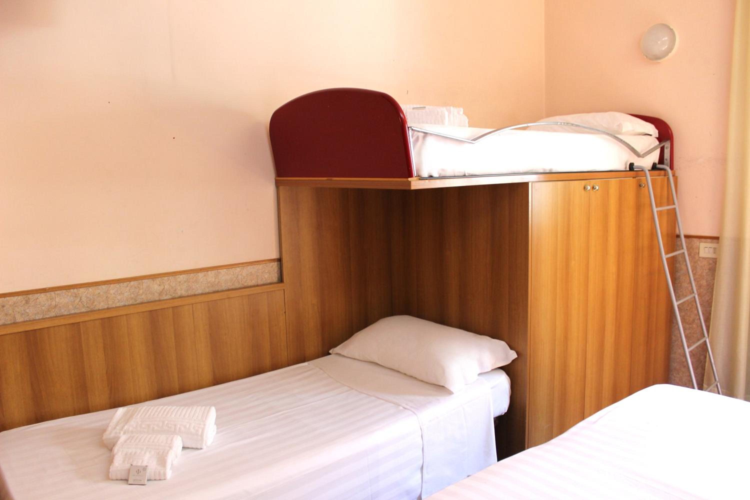 Quadruple Room photo 3