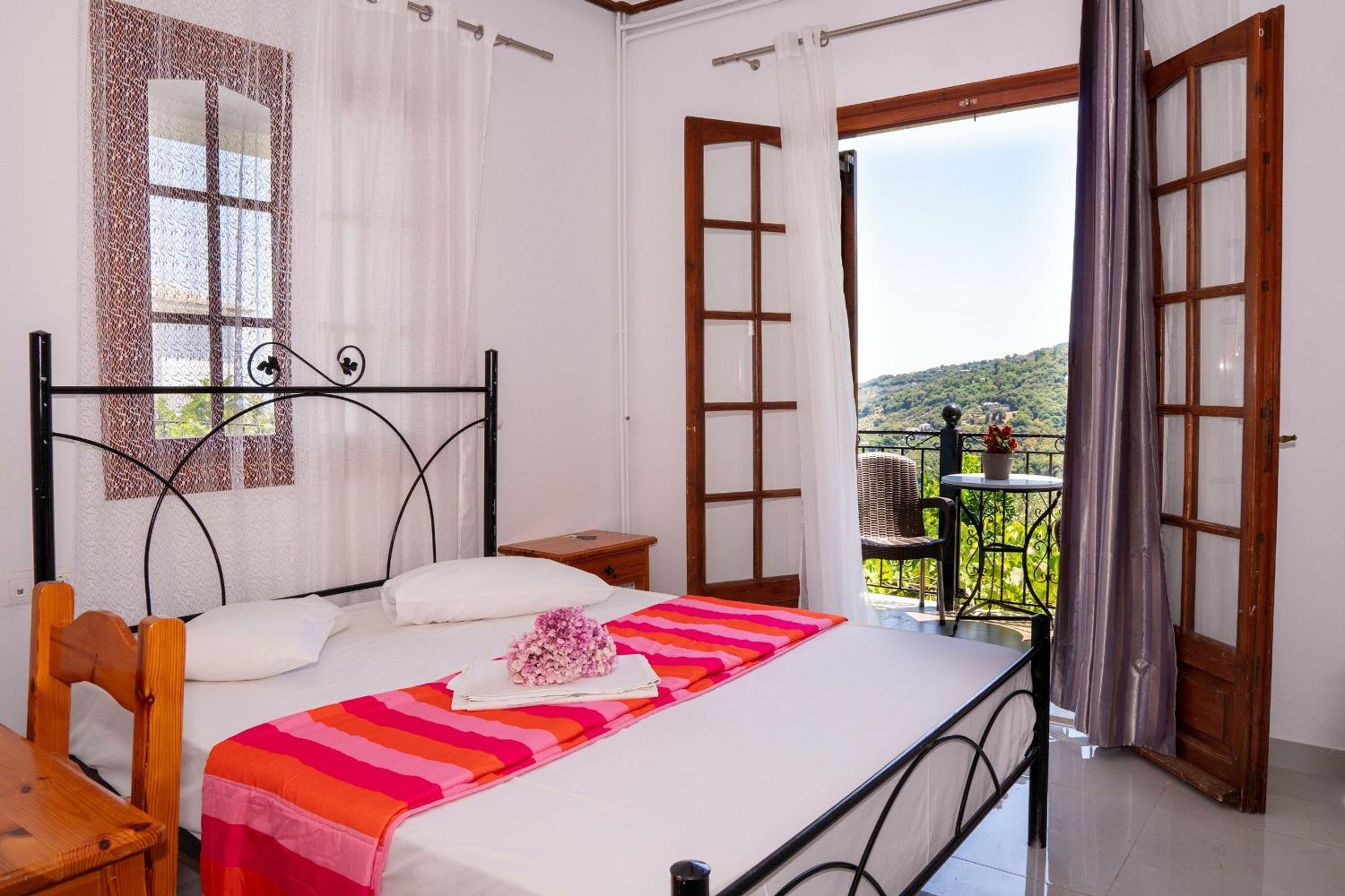 Double Room with Balcony and Sea View photo 1