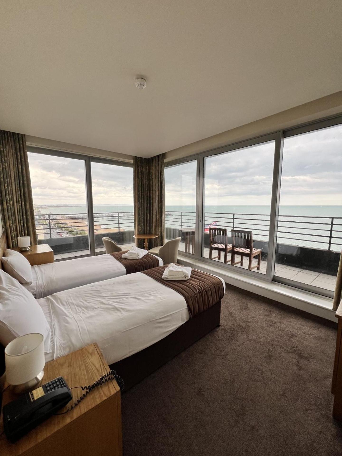 Superior Twin Room - Photo 12