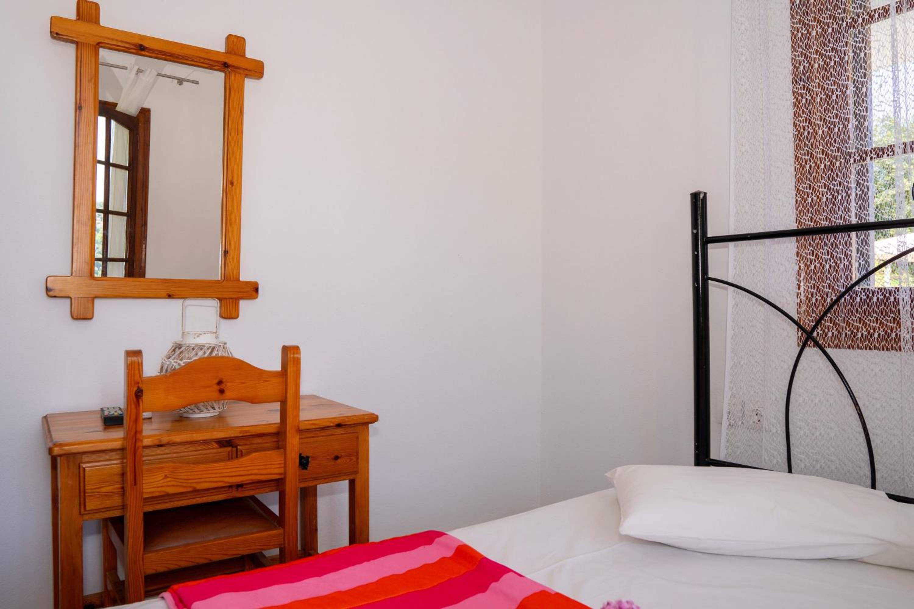 Double Room with Balcony and Sea View photo 3