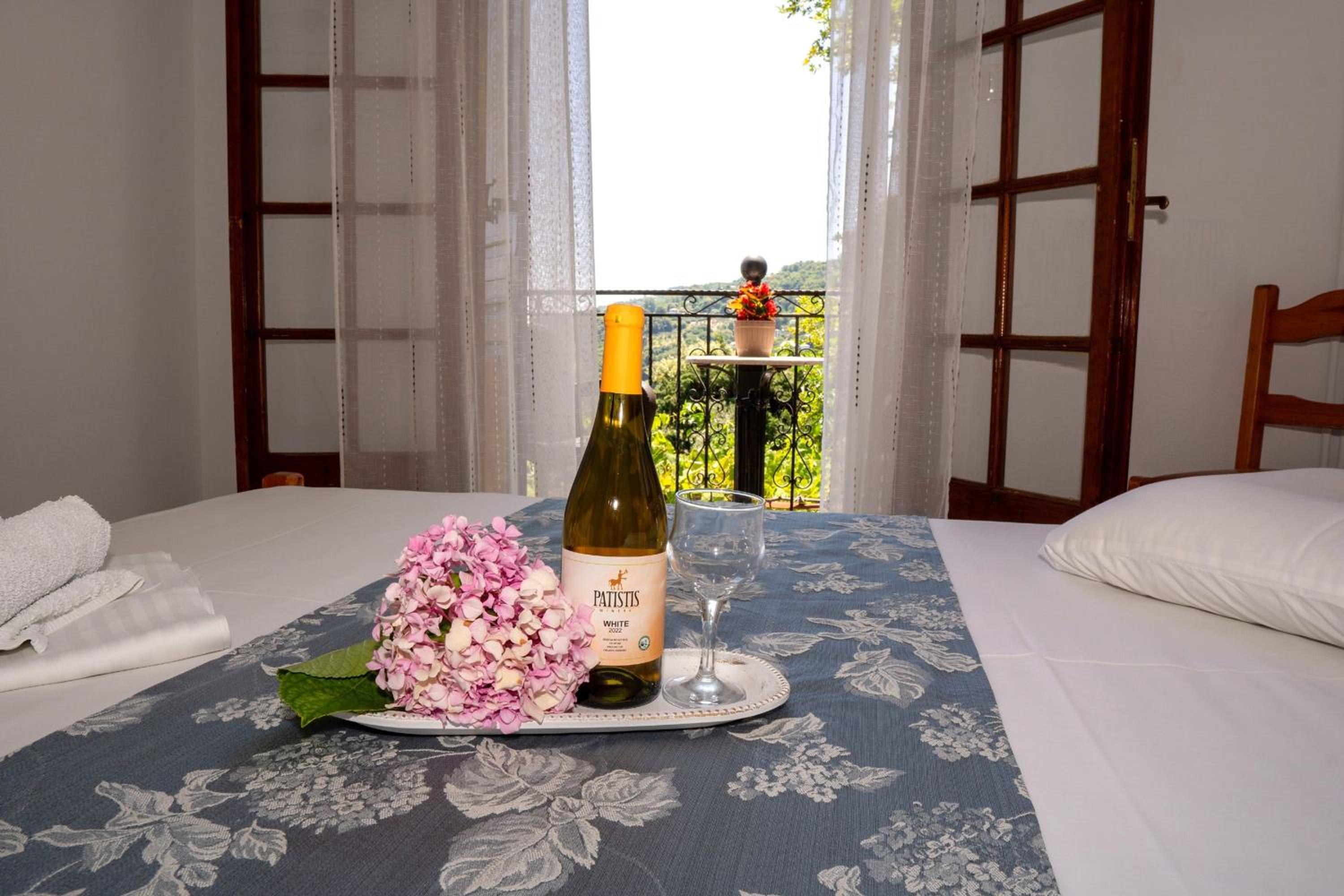 Double Room with Balcony photo 3