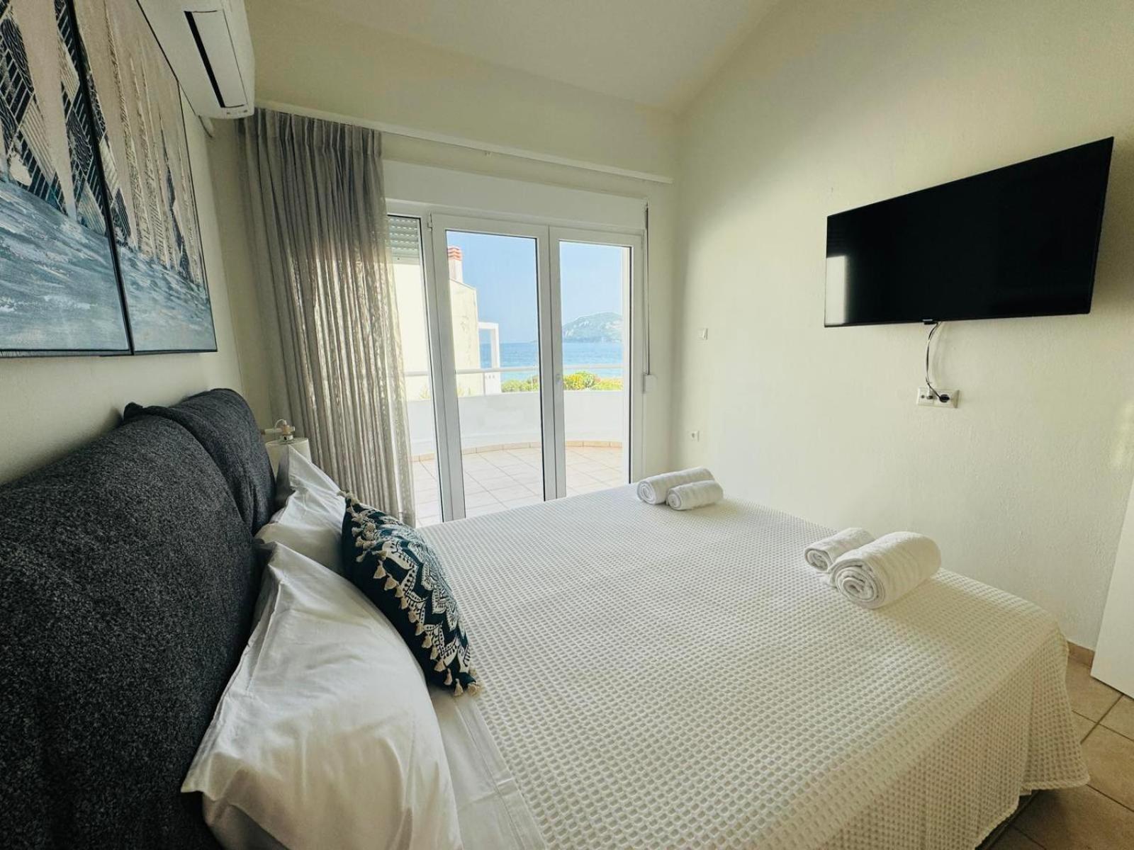 Villa - Beach Front photo 1