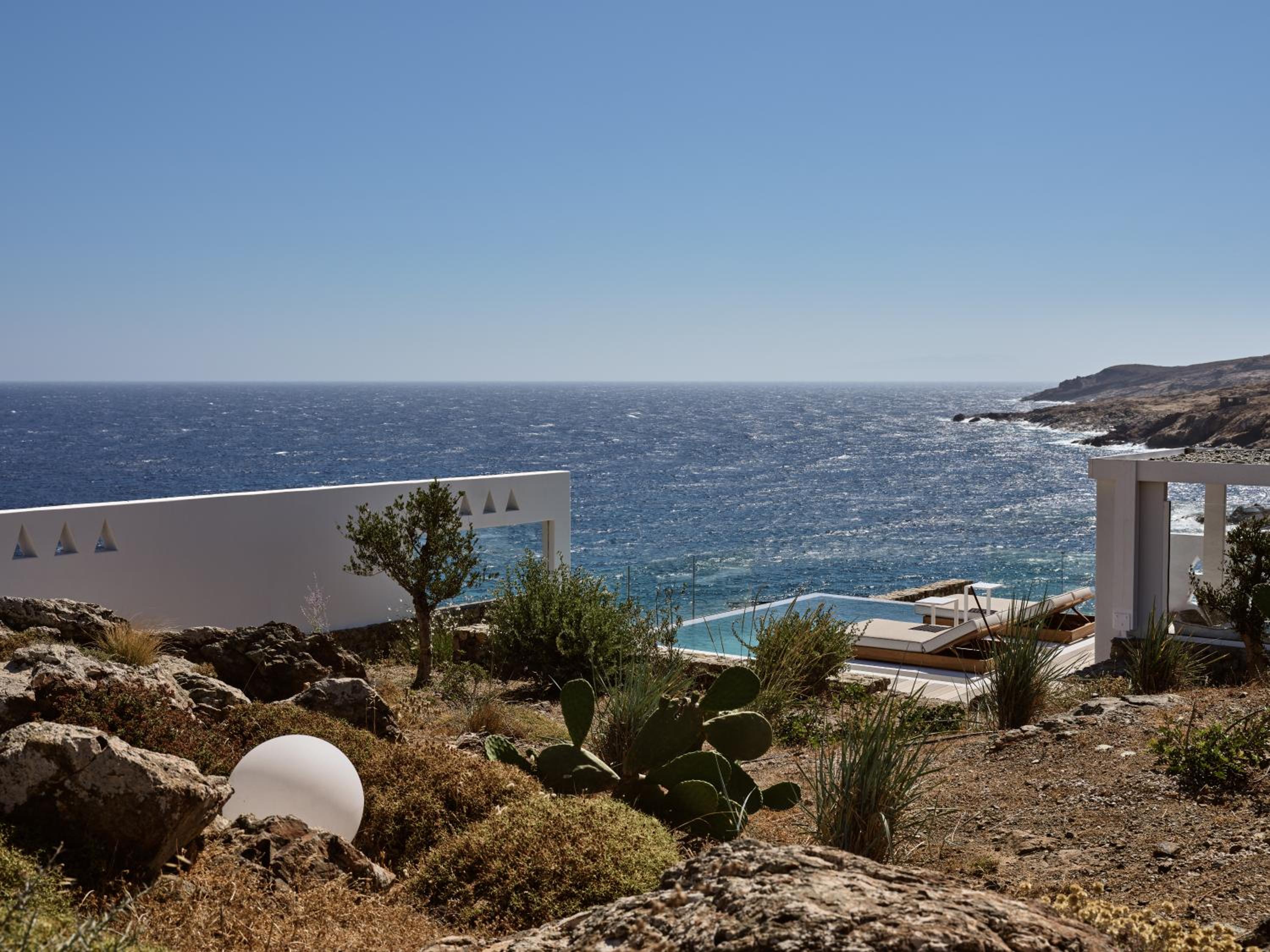 One-Bedroom Villa with Pool - Photo 5