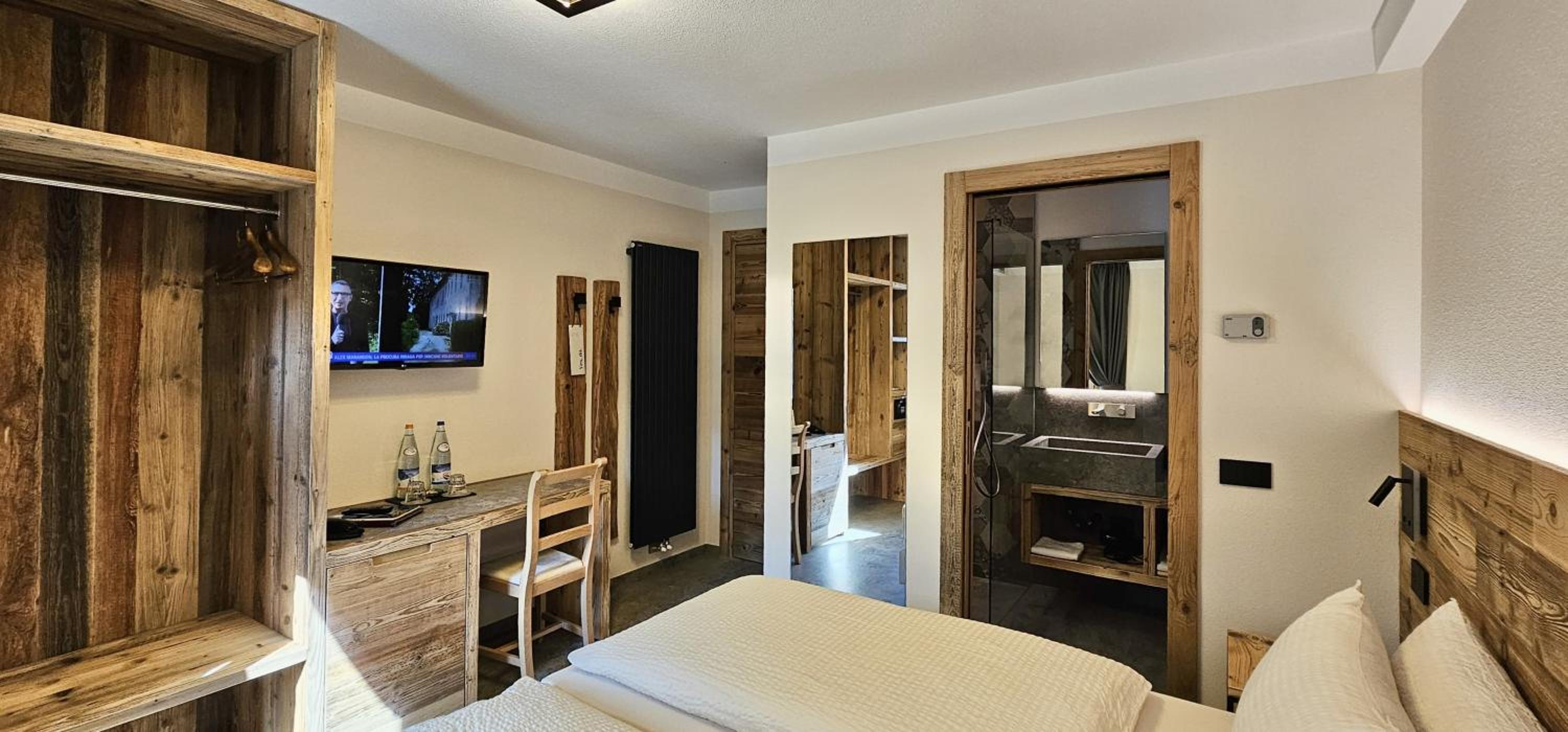 Double or Twin Room - Photo 7